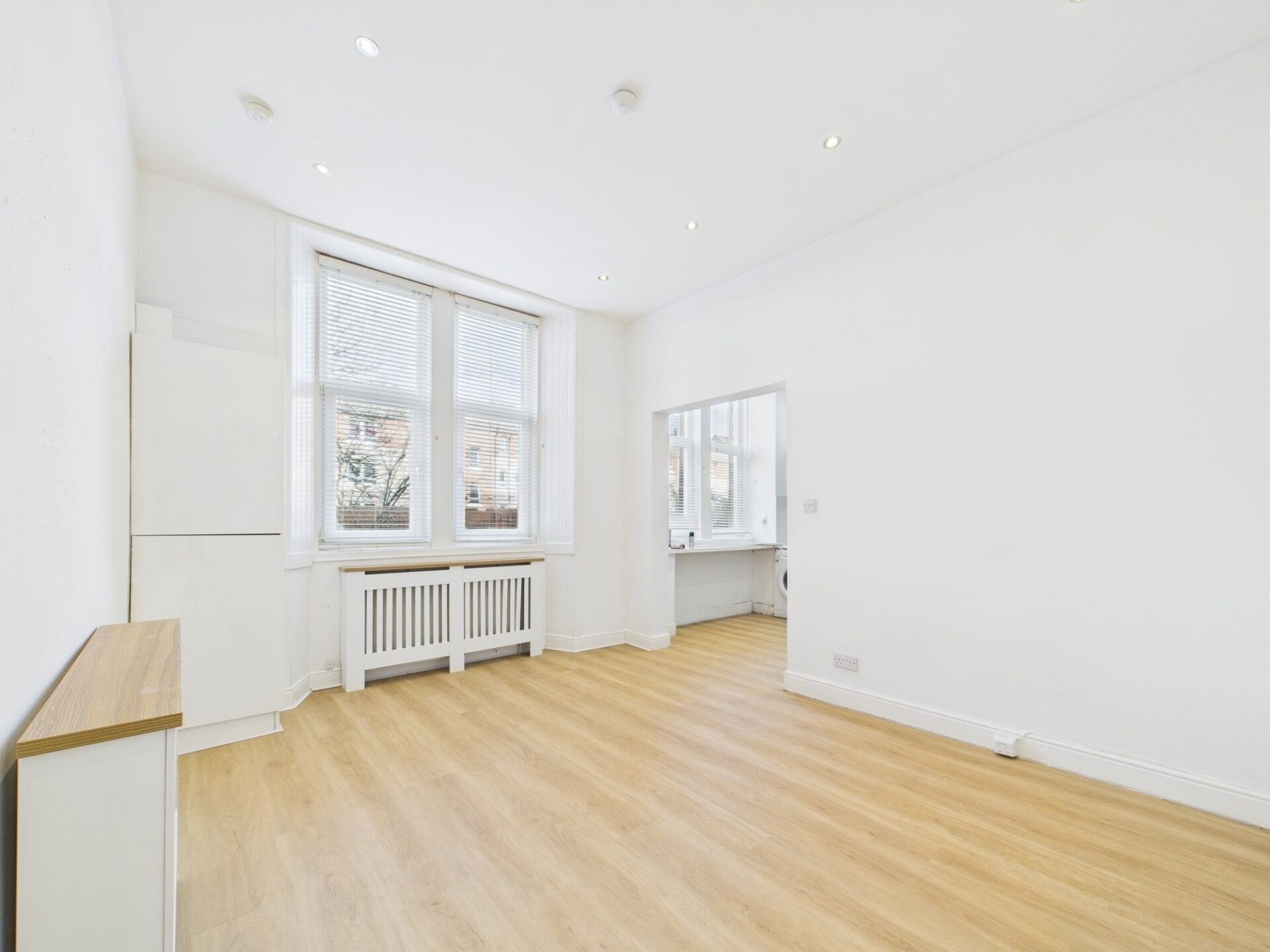 CAM02311G0-PR0221-STILL002