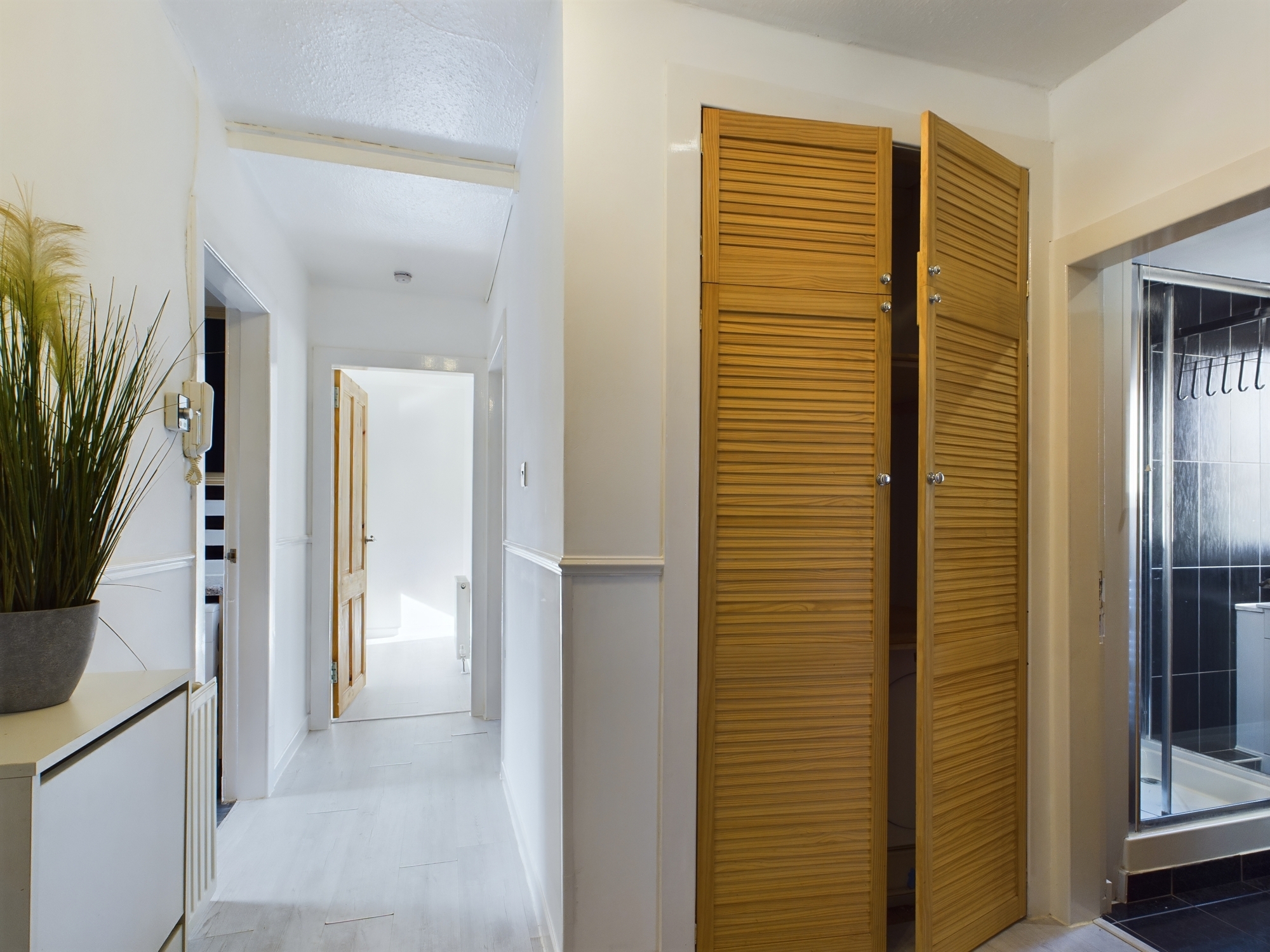 CAM02311G0-PR0052-STILL005