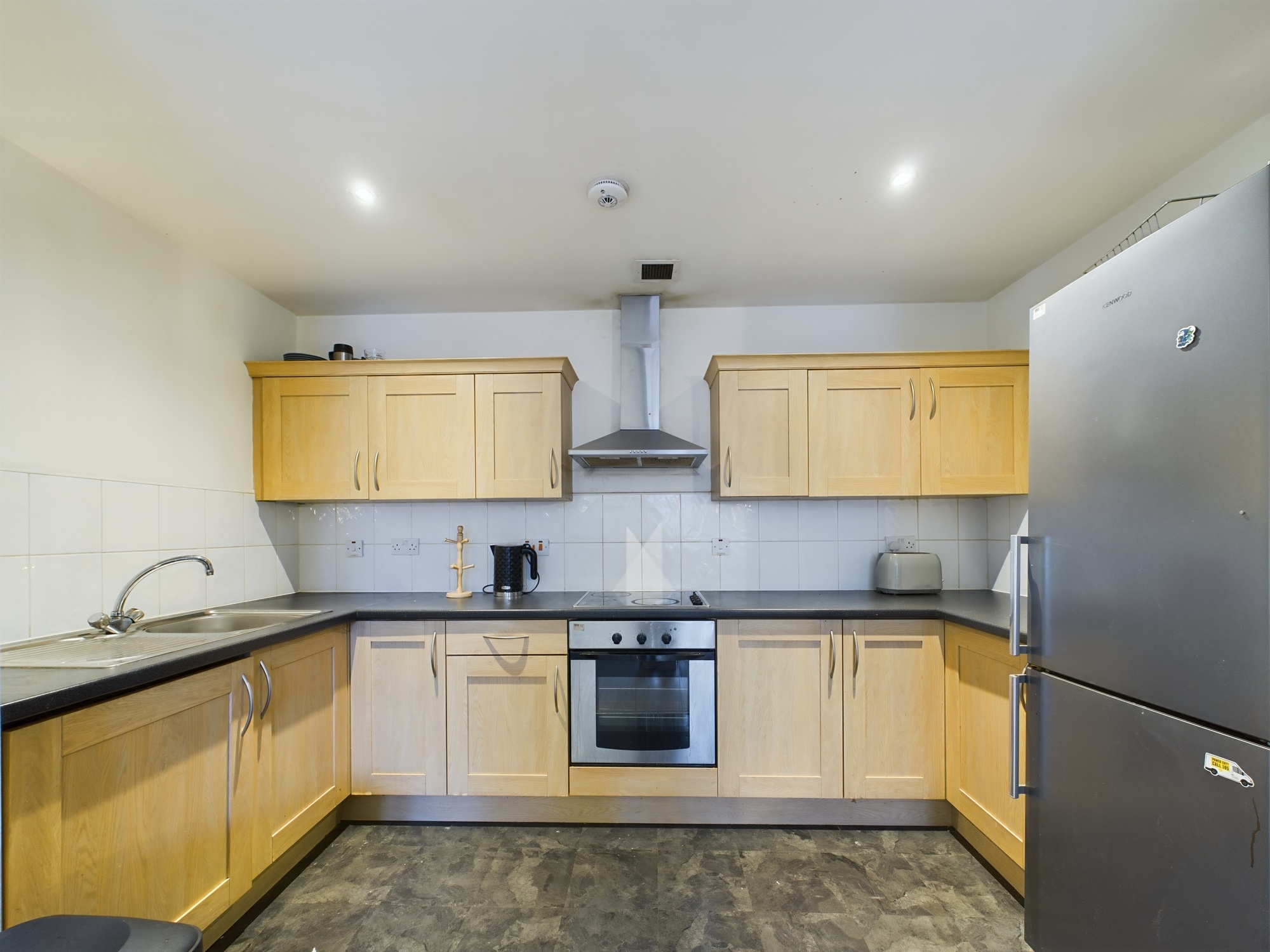 CAM02311G0-PR0092-STILL018