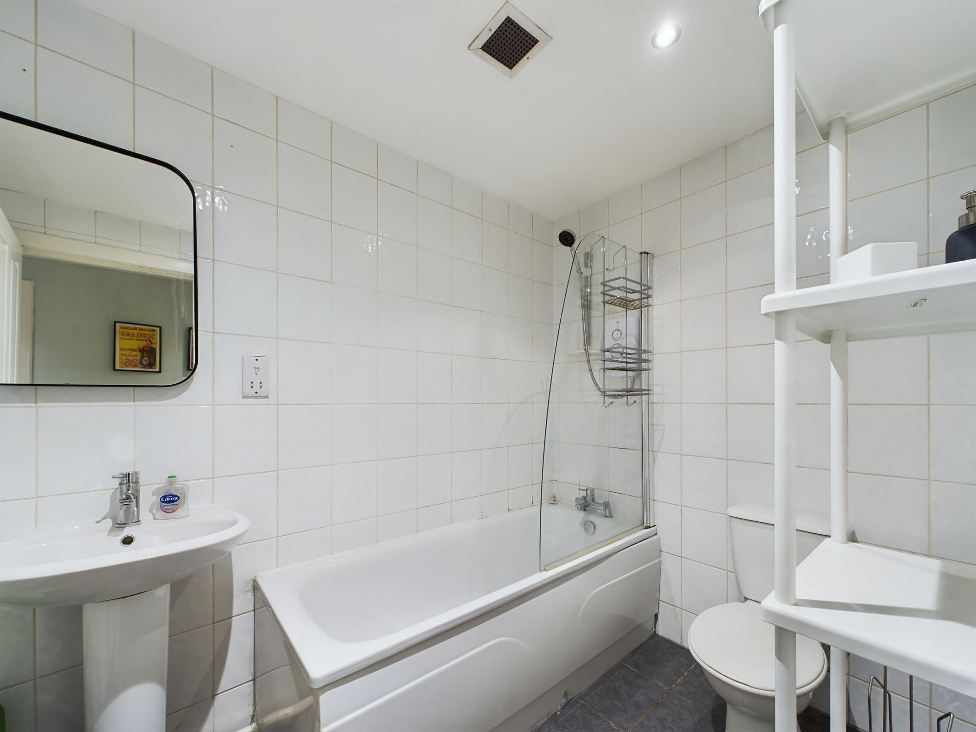 CAM02311G0-PR0092-STILL020