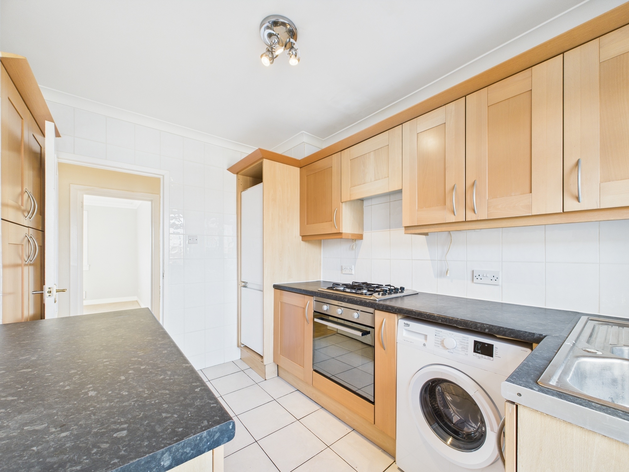 CAM02311G0-PR0222-STILL030