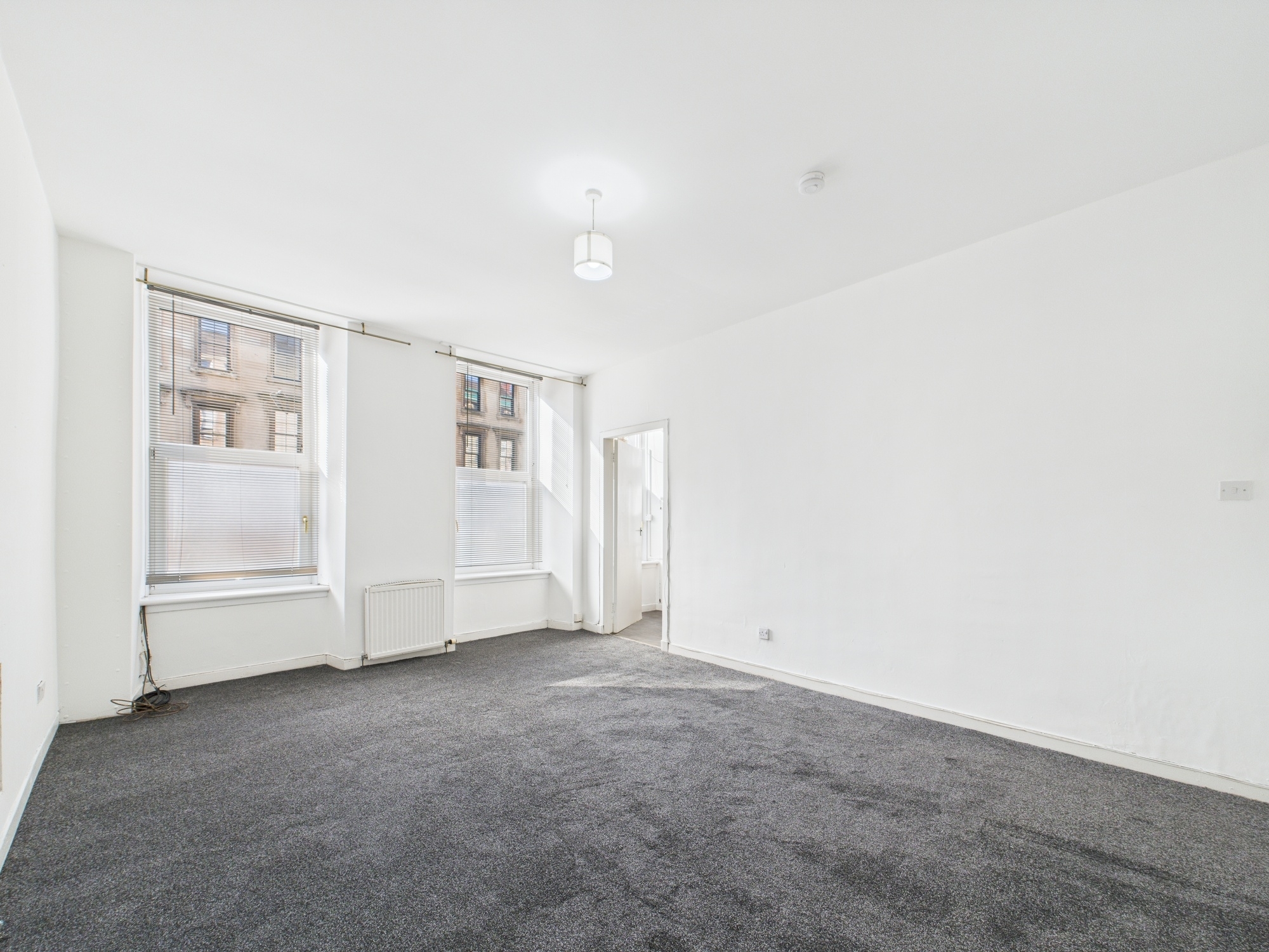 CAM02311G0-PR0227-STILL034