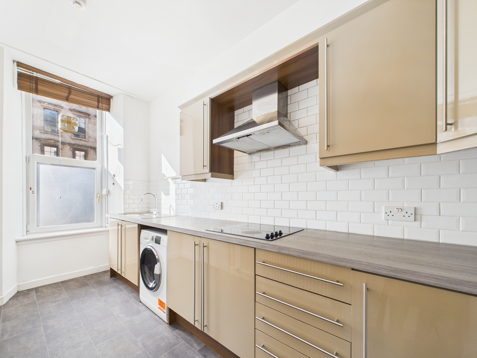 CAM02311G0-PR0227-STILL041