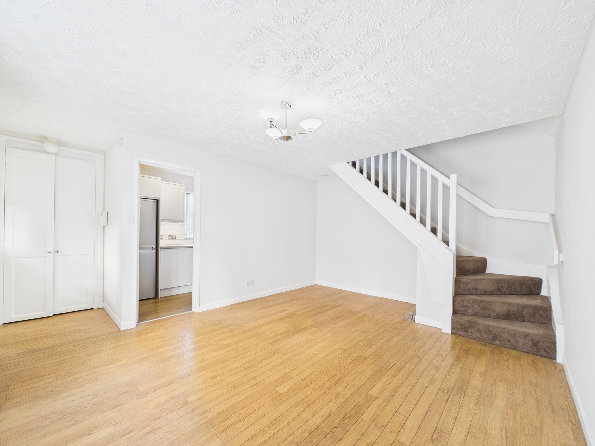 CAM02311G0-PR0229-STILL022