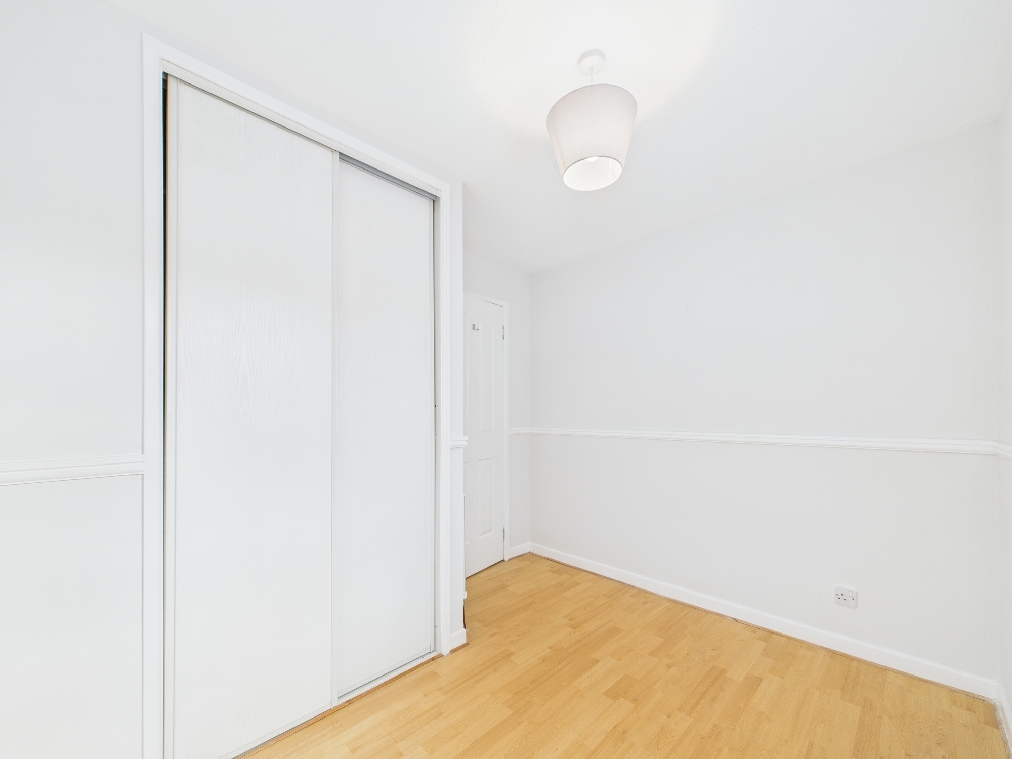 CAM02311G0-PR0229-STILL032