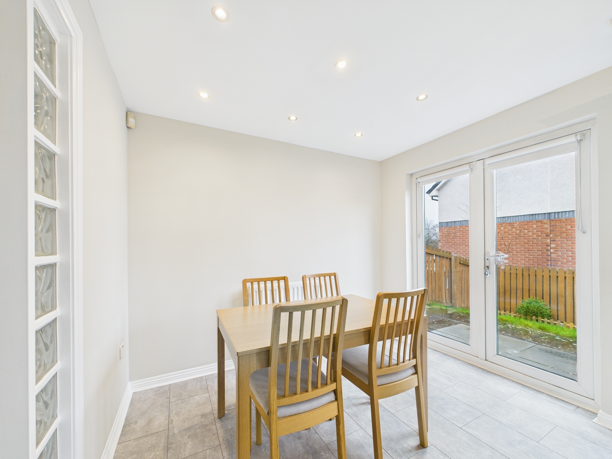 CAM02311G0-PR0231-STILL016