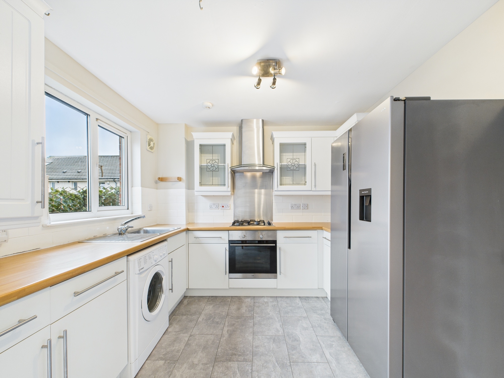 CAM02311G0-PR0231-STILL018