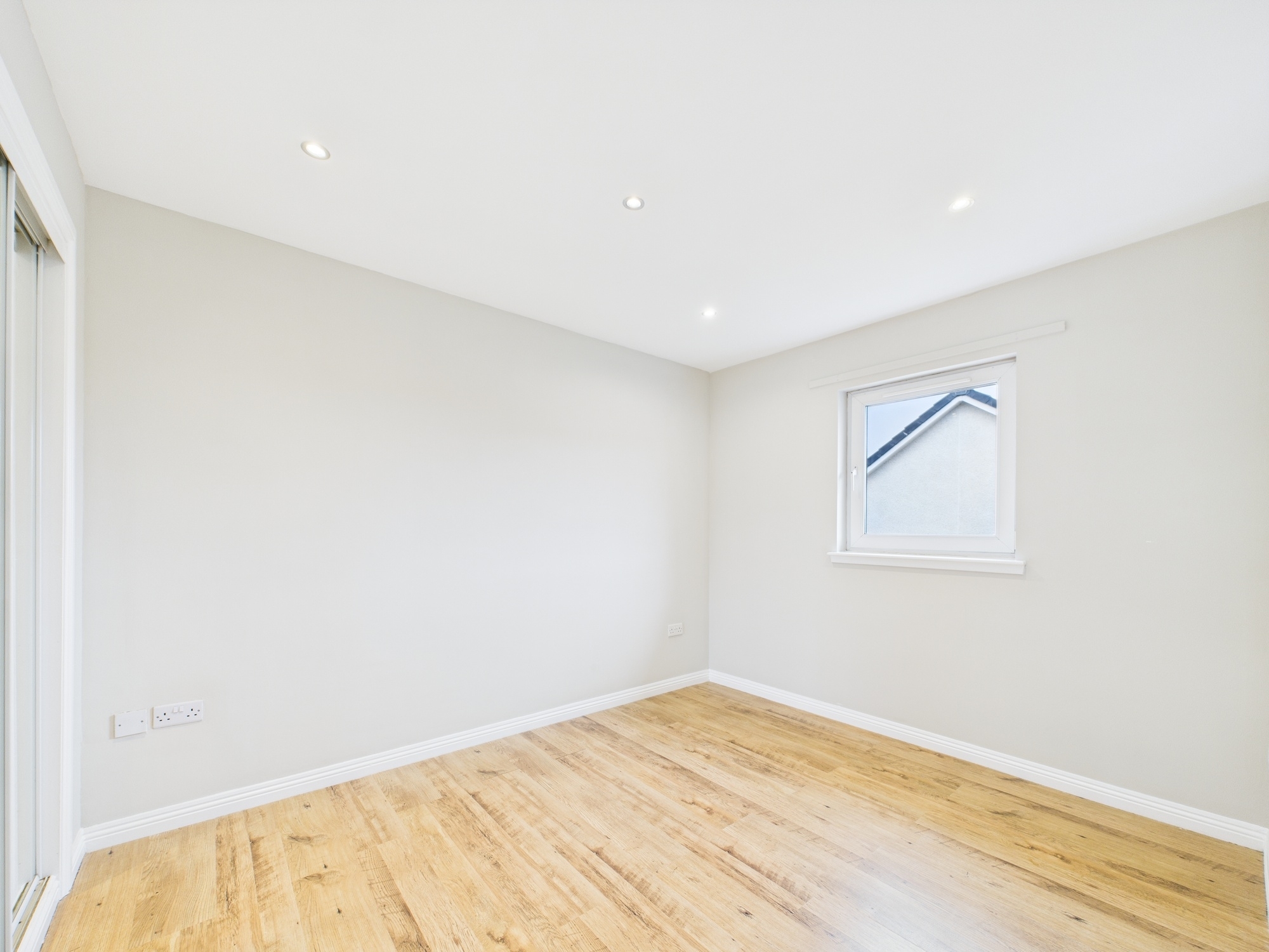 CAM02311G0-PR0231-STILL024