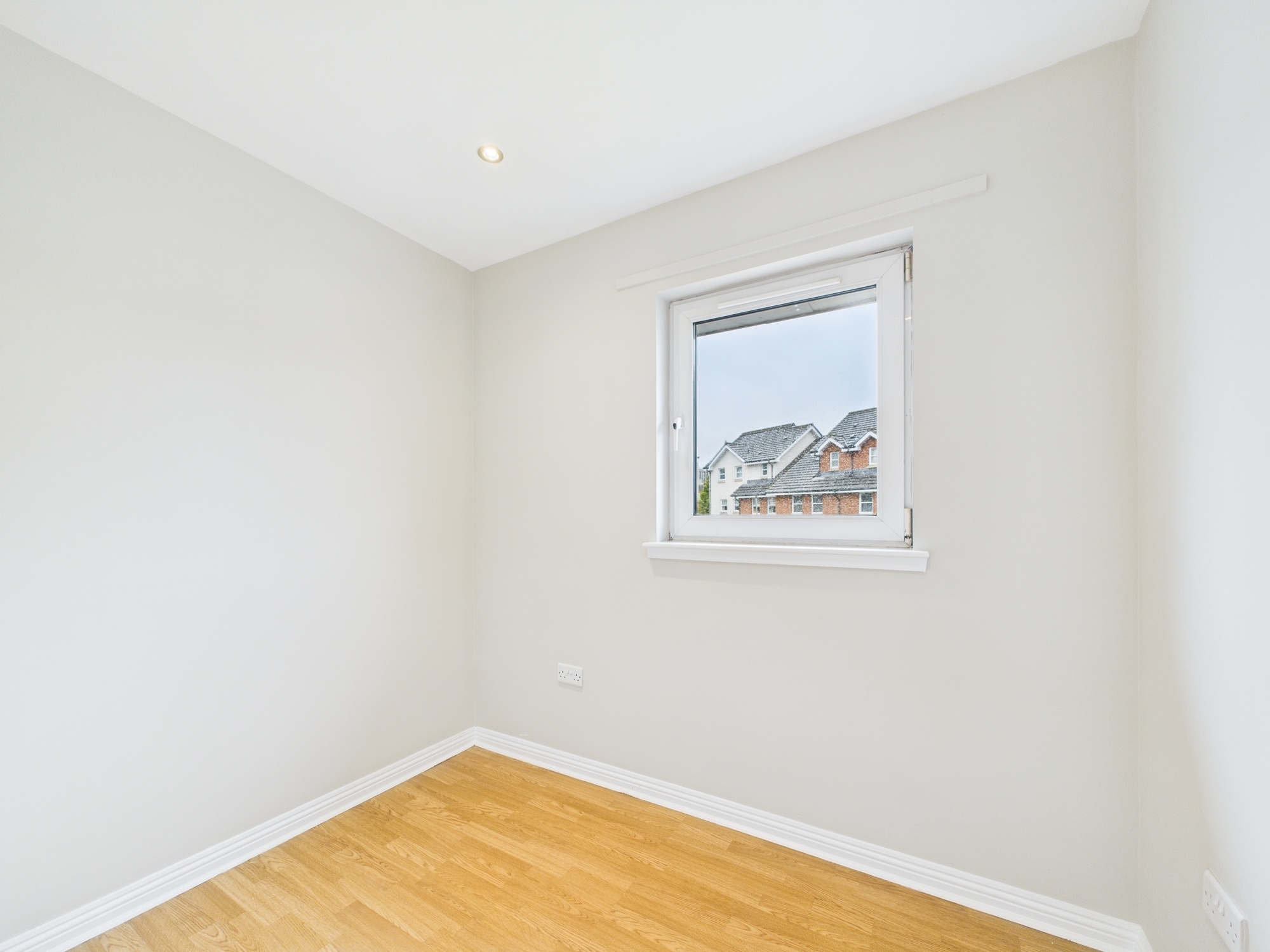 CAM02311G0-PR0231-STILL028