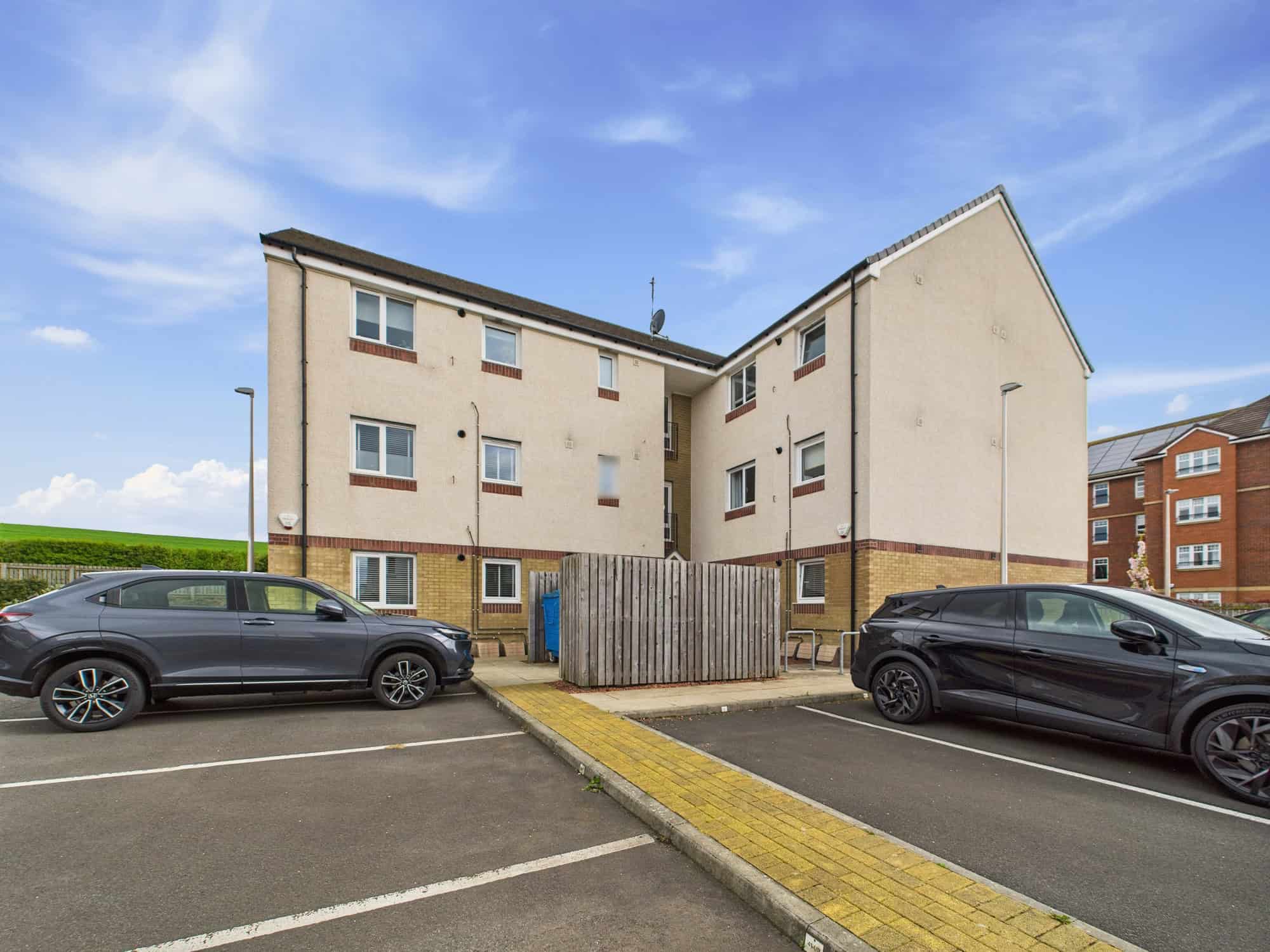 41 Elie Drive - Two Bedroom Ground-Floor Flat Available in Bishopton