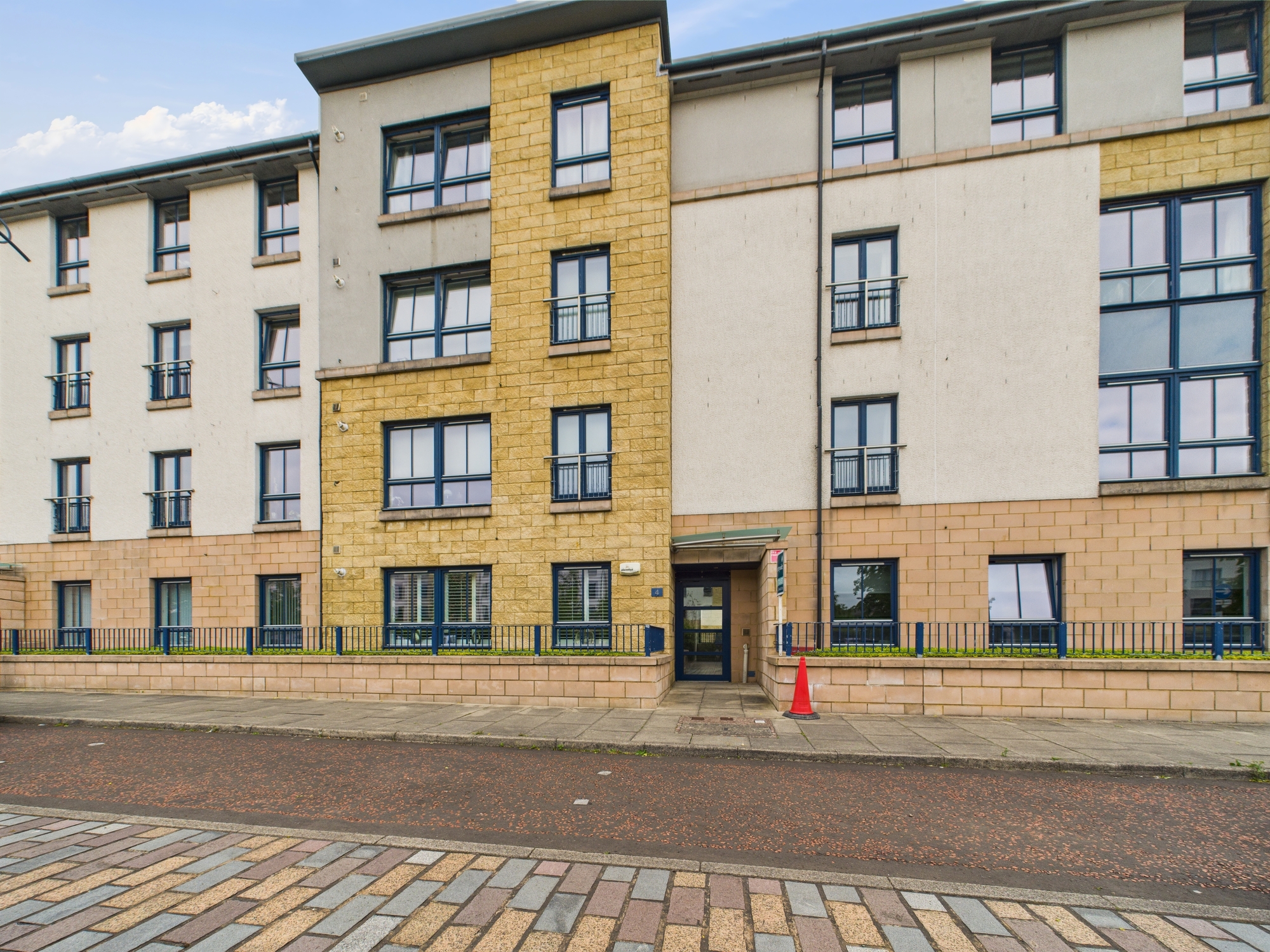 Exterior of 4 Oatlands Square