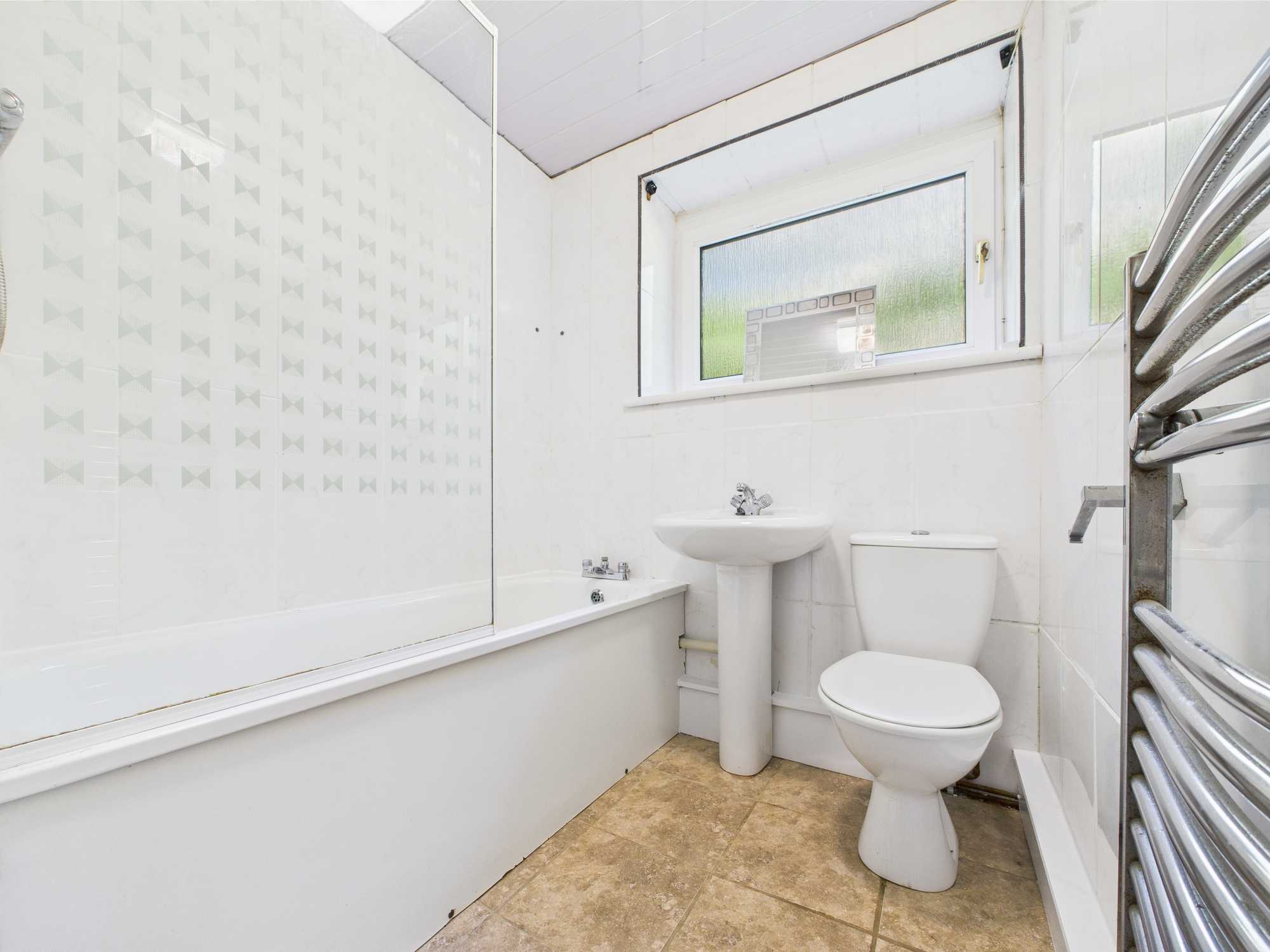 bathroom-drumchapel-road Drumchapel Road - Two Bedroom Ground Floor Flat To Let Drumchapel