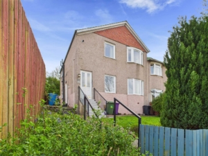 Three Bedroom Lower Cottage Flat To Let In Croftfoot Glasgow