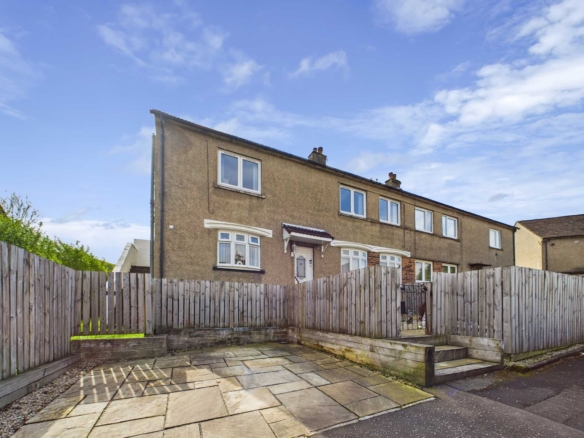 Four Bedroom Upper Cottage Flat To Let In Barrhead Glasgow