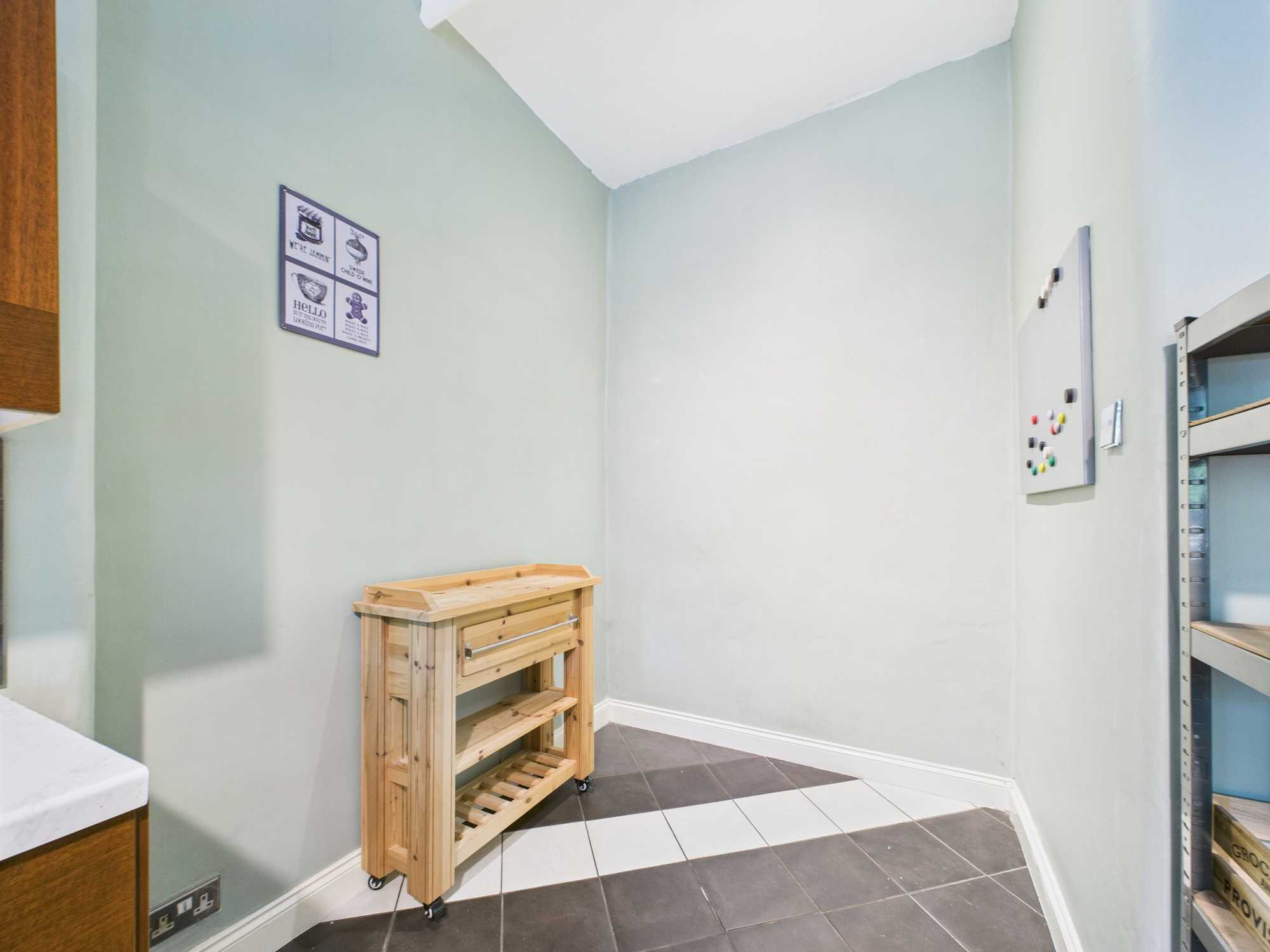 Copland Road - One Bedroom Flat To Let In Ibrox