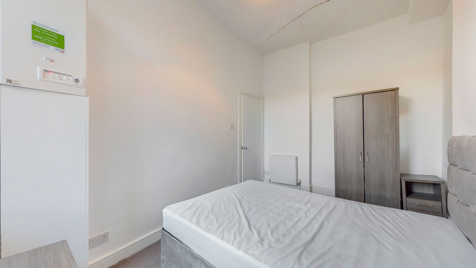 Bedroom 1 - 641 Duke Street - Two Bedroom Flat to Let Dennistoun