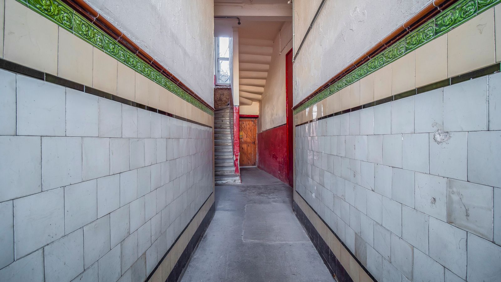 Close - 641 Duke Street - Two Bedroom Flat to Let Dennistoun