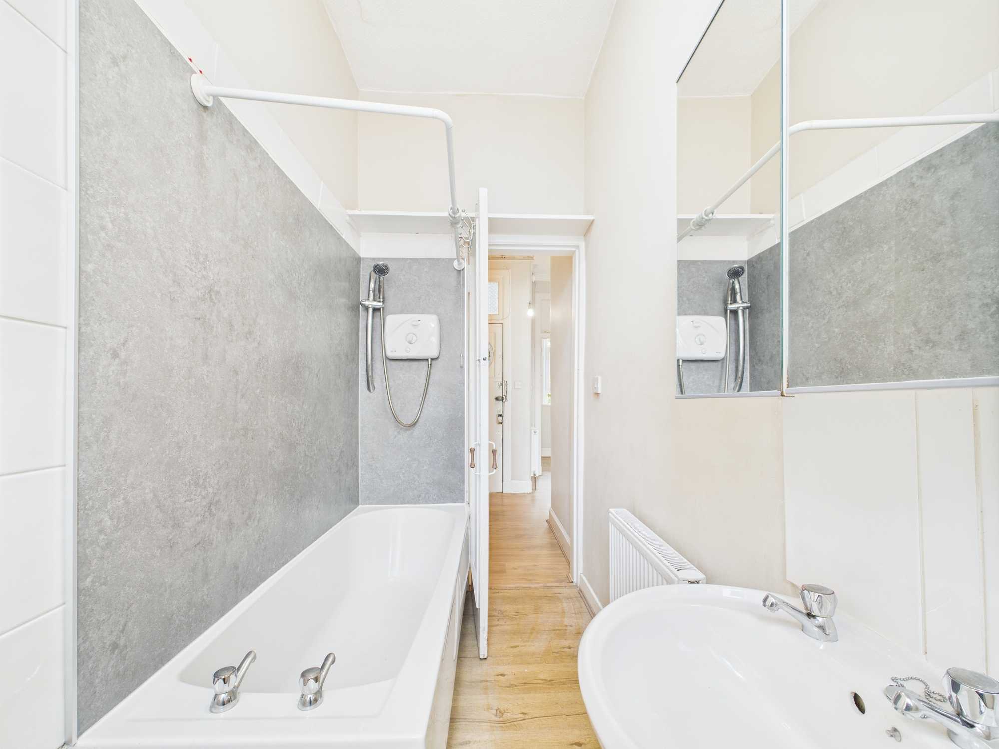 Cumming Drive - One Bedroom Flat To Let In Mount Florida Glasgow