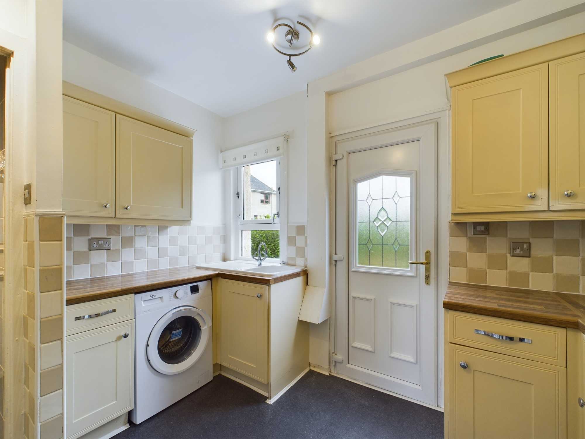 kitchen-dukes-road-two Two Bedroom End-Terraced House To Let In Cambuslang