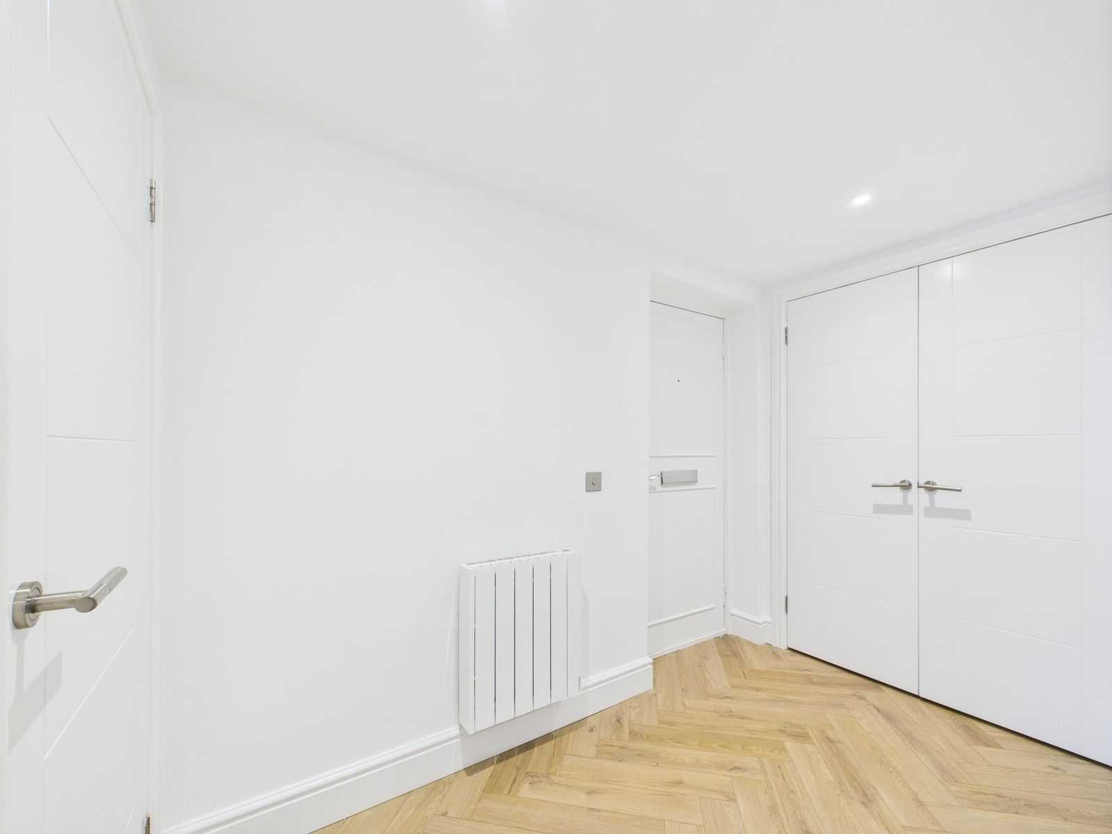 norwood park hallway Norwood Park - Three Bedroom Flat To Let In Bearsden