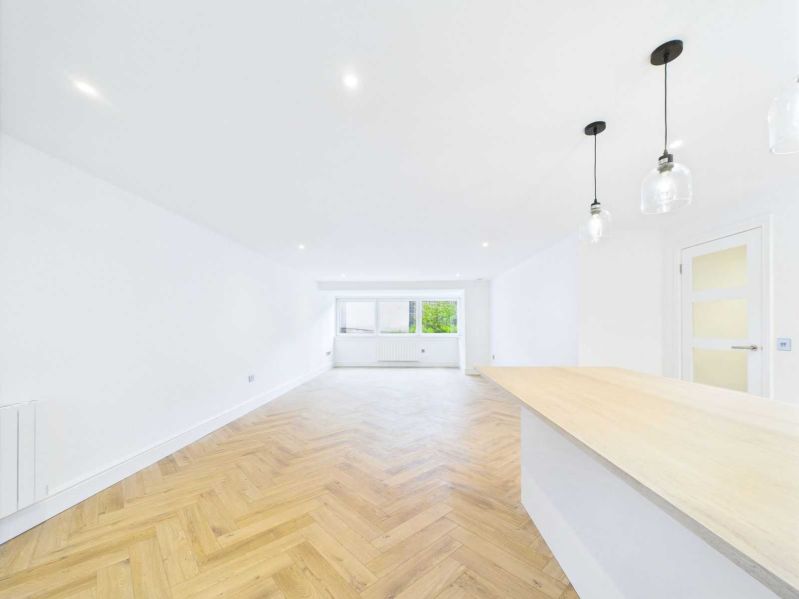 norwood park kitchen 3 Norwood Park - Three Bedroom Flat To Let In Bearsden