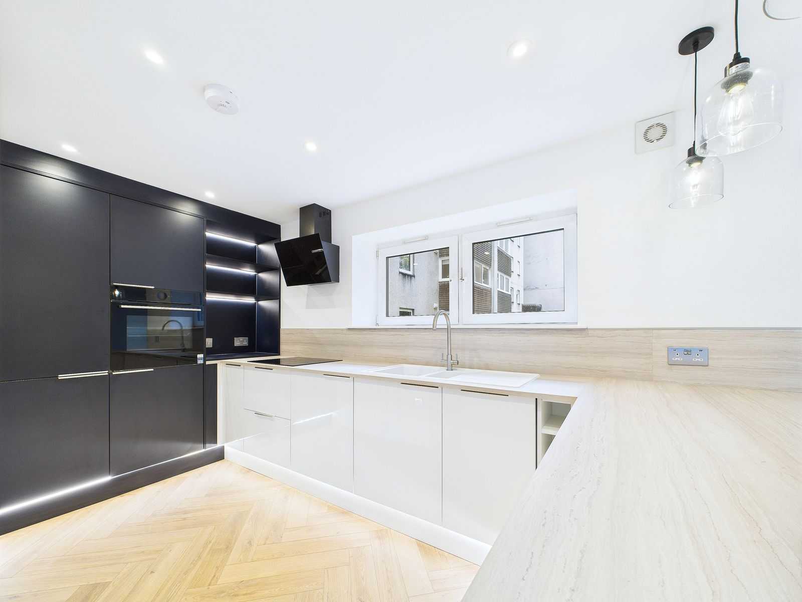 norwood park kitchen 4 Norwood Park - Three Bedroom Flat To Let In Bearsden