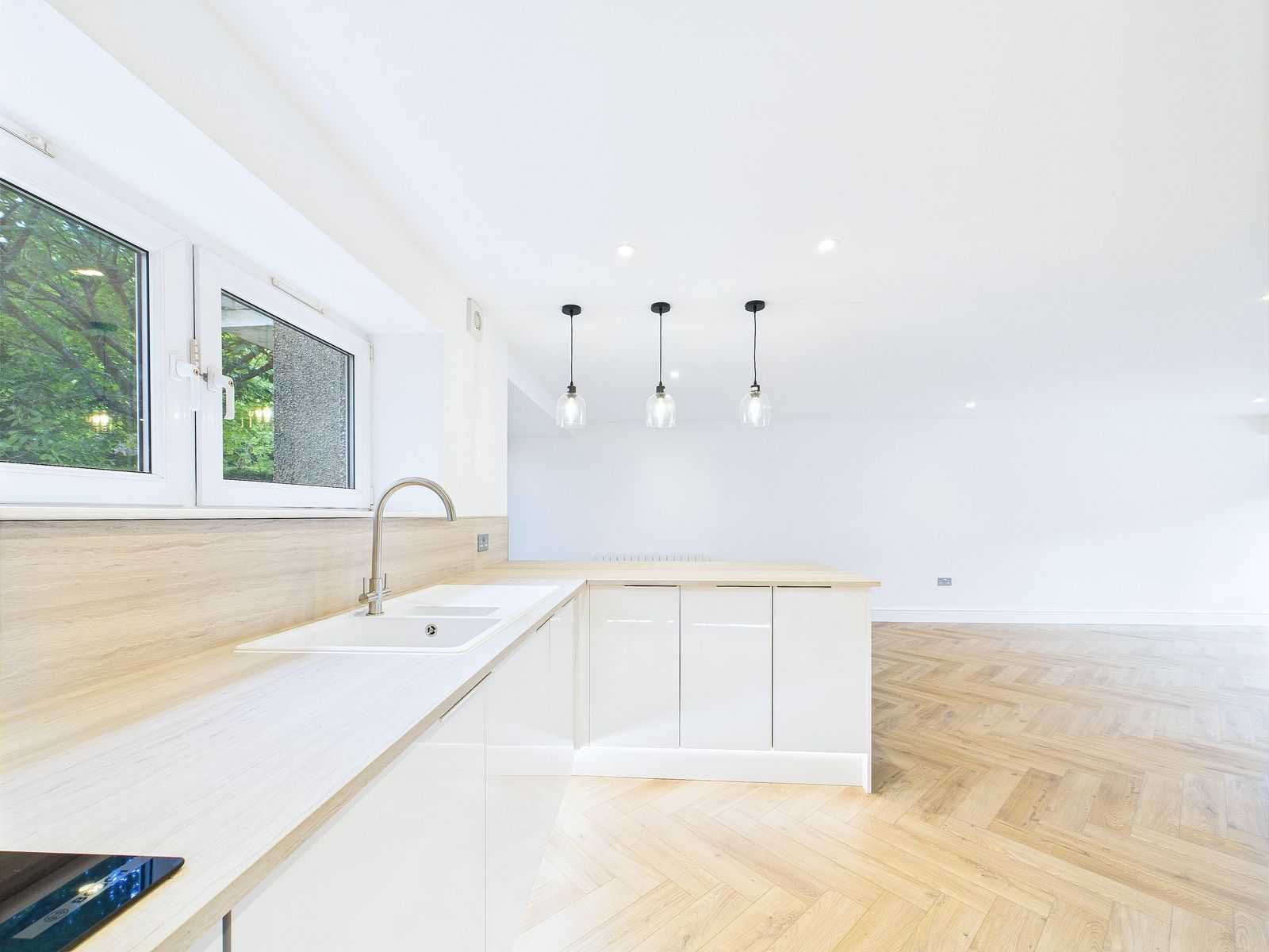 norwood park kitchen 5 Norwood Park - Three Bedroom Flat To Let In Bearsden