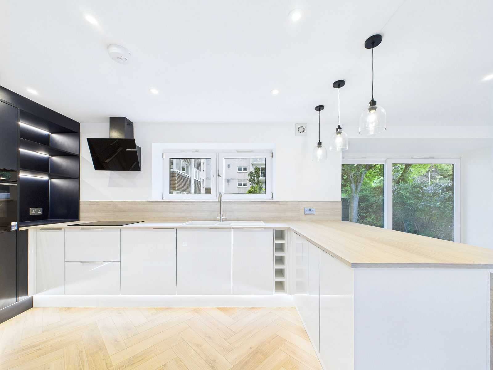 norwood park kitchen 6 Norwood Park - Three Bedroom Flat To Let In Bearsden