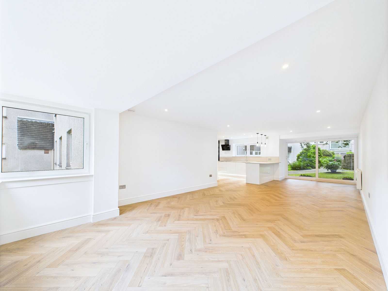 norwood park living room 2 Norwood Park - Three Bedroom Flat To Let In Bearsden