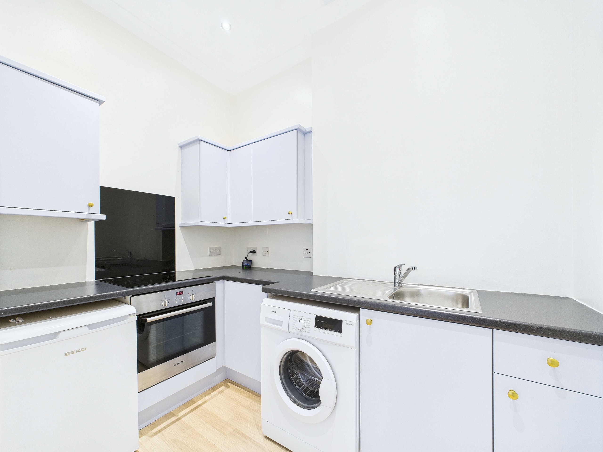 1 Ewing Street, Rutherglen kitchen 5 Ewing Street - One Bedroom Flat To Let In Rutherglen