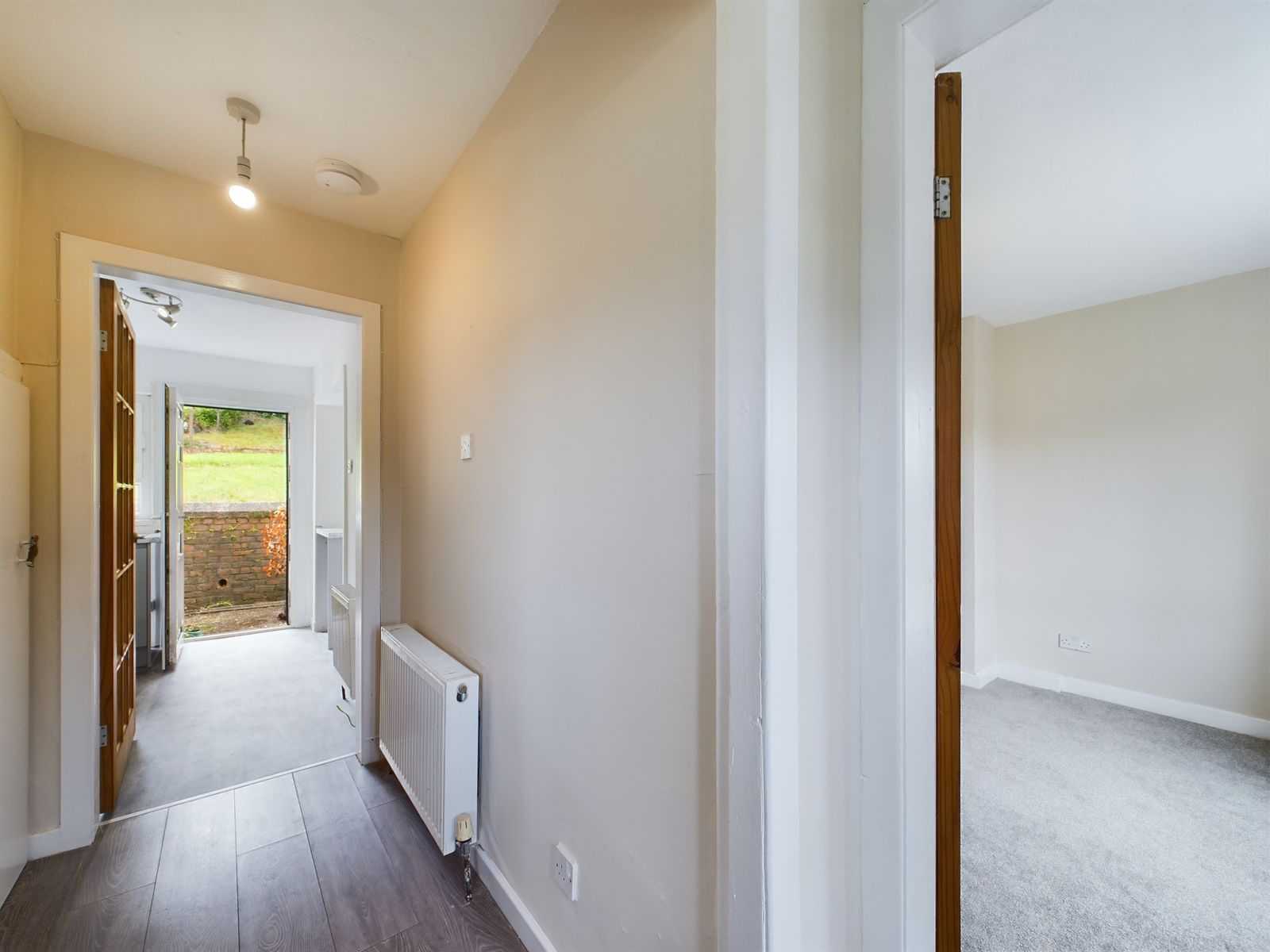 Cardross Road - Two Bedroom House To Let In Dumbarton