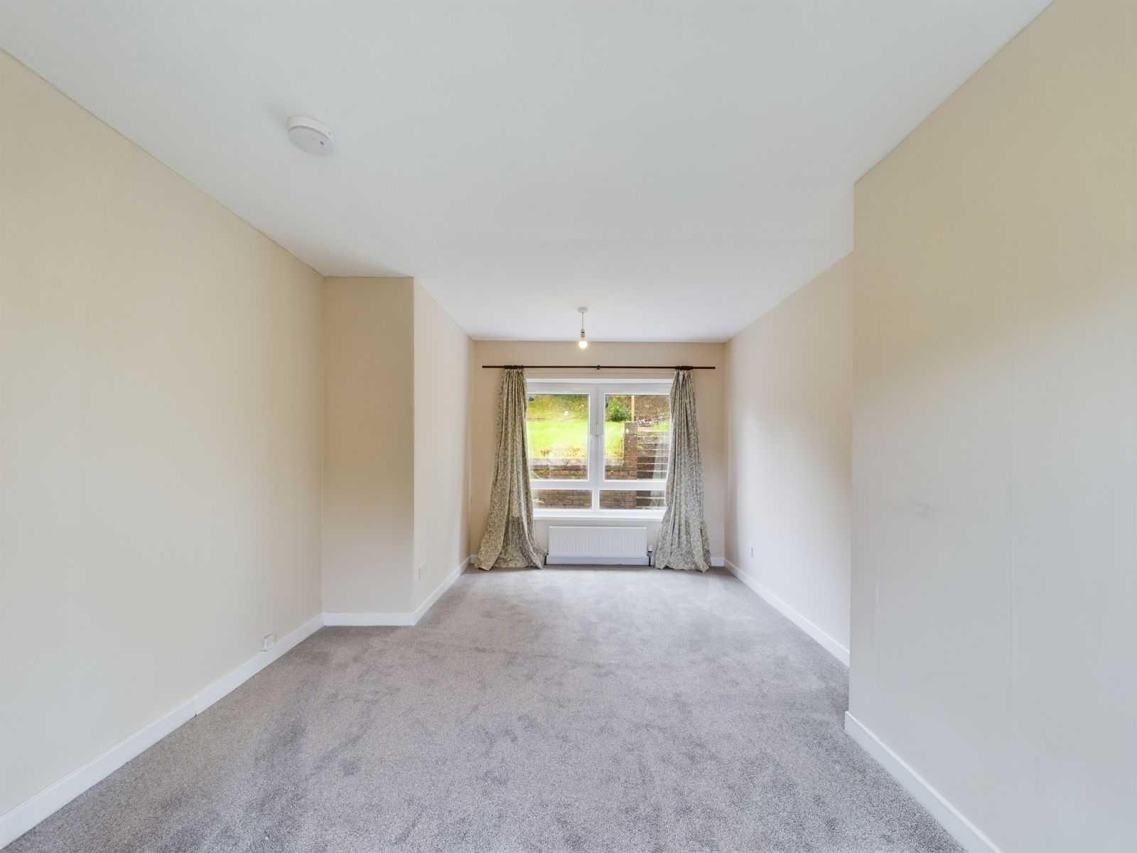 Cardross Road - Two Bedroom House To Let In Dumbarton