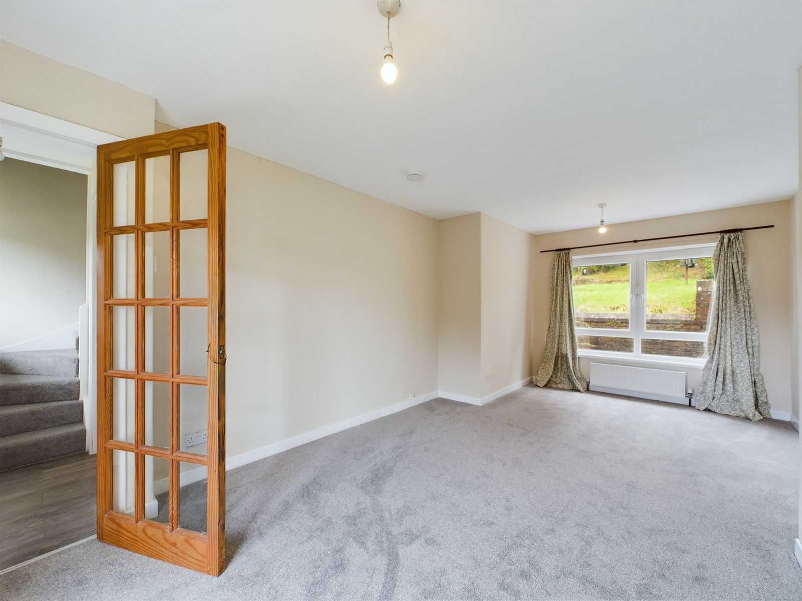 Cardross Road - Two Bedroom House To Let In Dumbarton