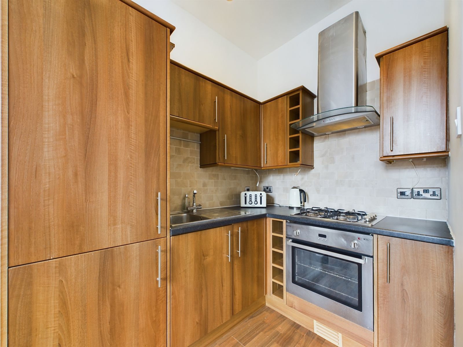 Chancellor Street - One Bedroom Flat To Let In Glasgow's West End