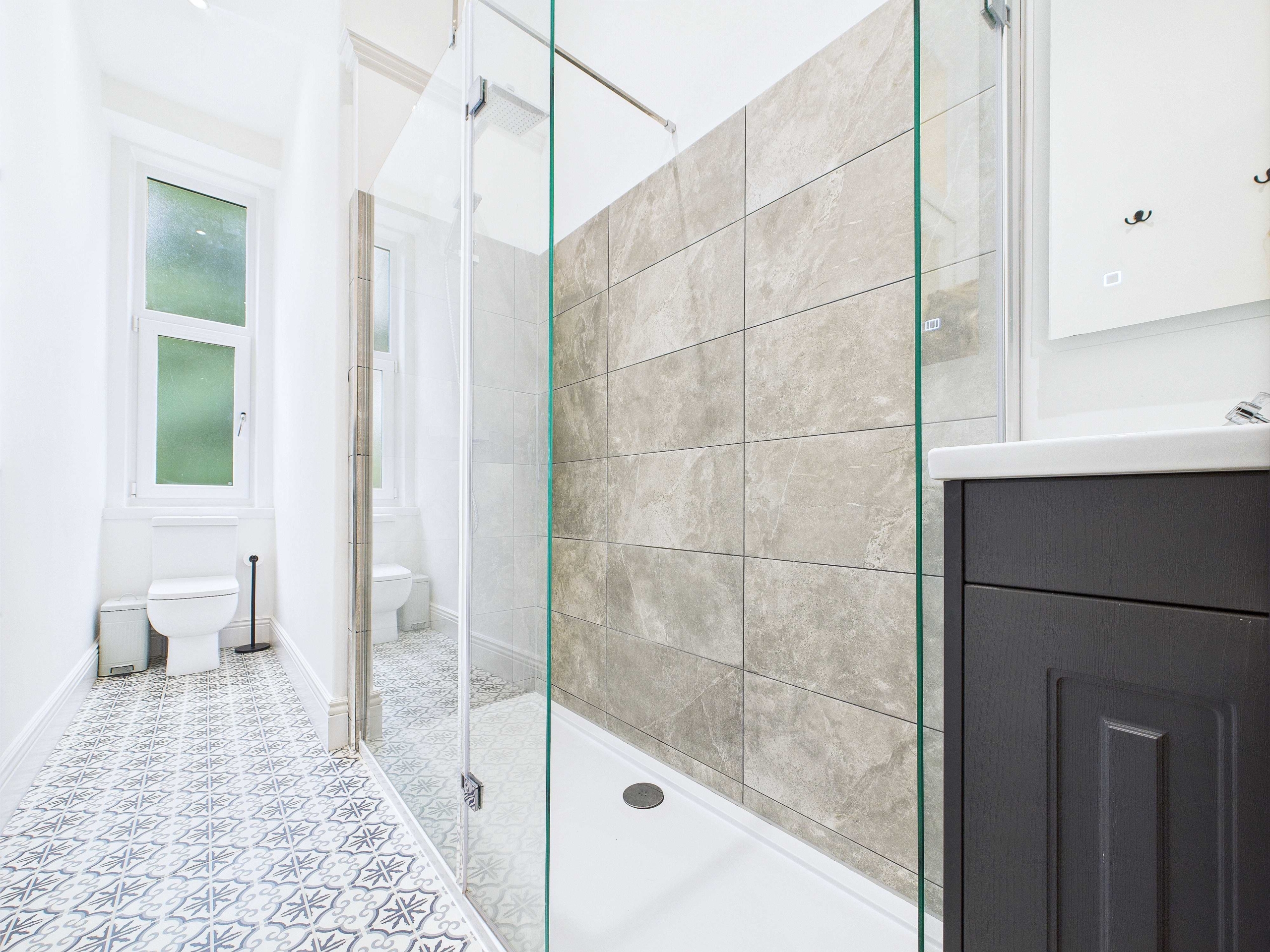 21 Greenlaw Avenue bathroom 2 Greenlaw Avenue - One Bedroom Flat To Let In Paisley