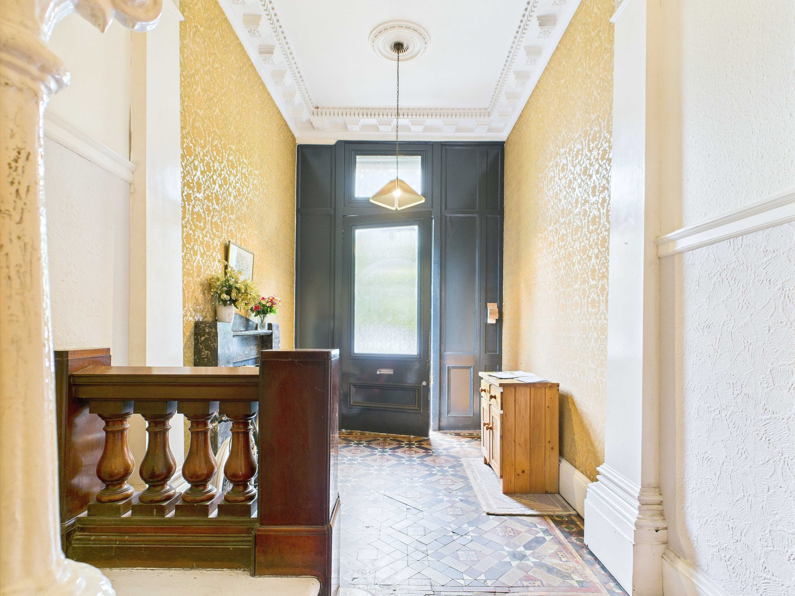 Huntley Gardens - Studio Apartment To Let In Glasgow's West End