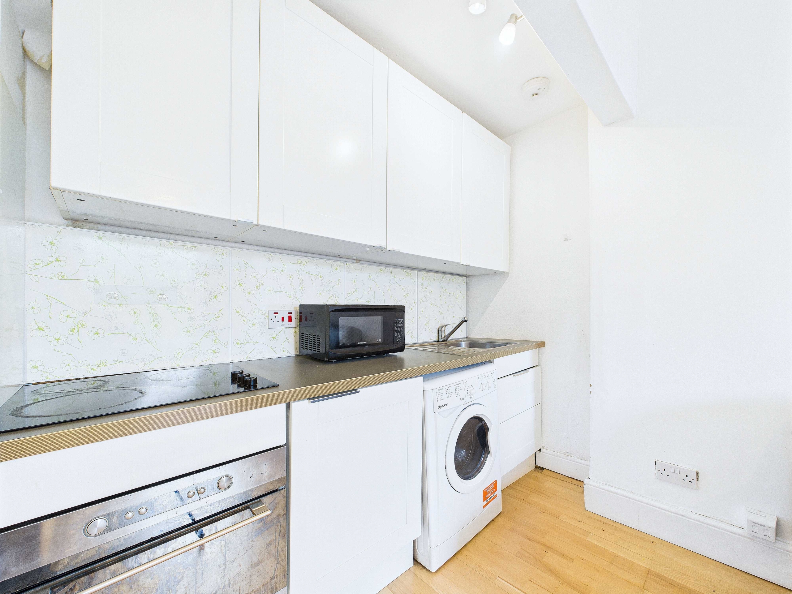 Huntley Gardens - Studio Apartment To Let In Glasgow's West End