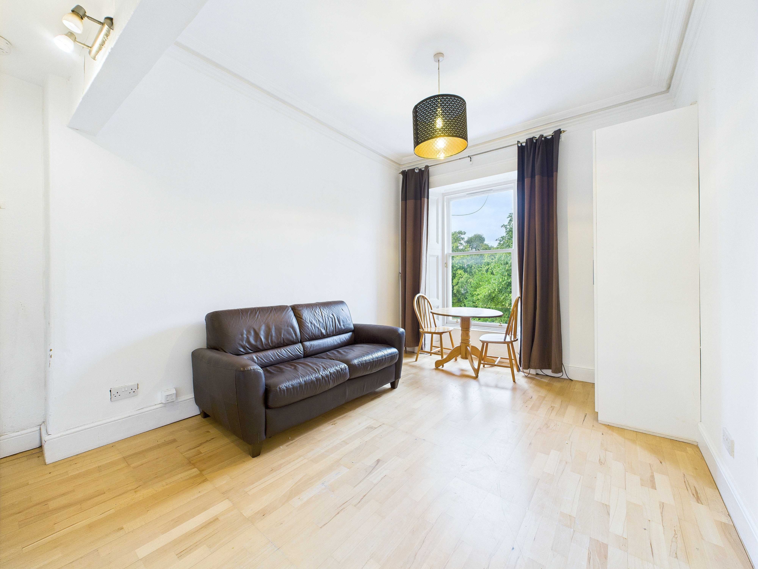 Huntley Gardens - Studio Apartment To Let In Glasgow's West End