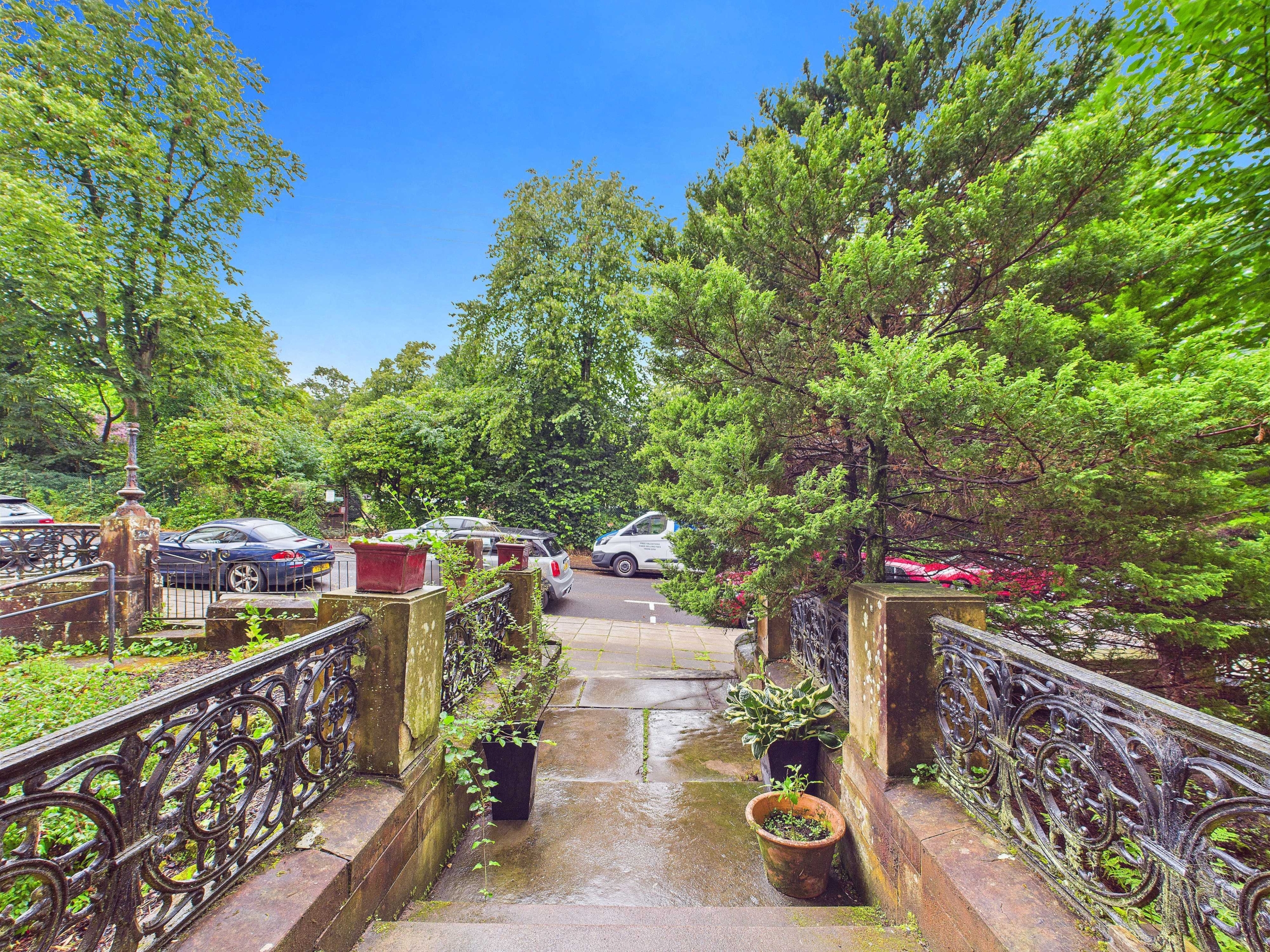 Huntley Gardens - Studio Apartment To Let In Glasgow's West End