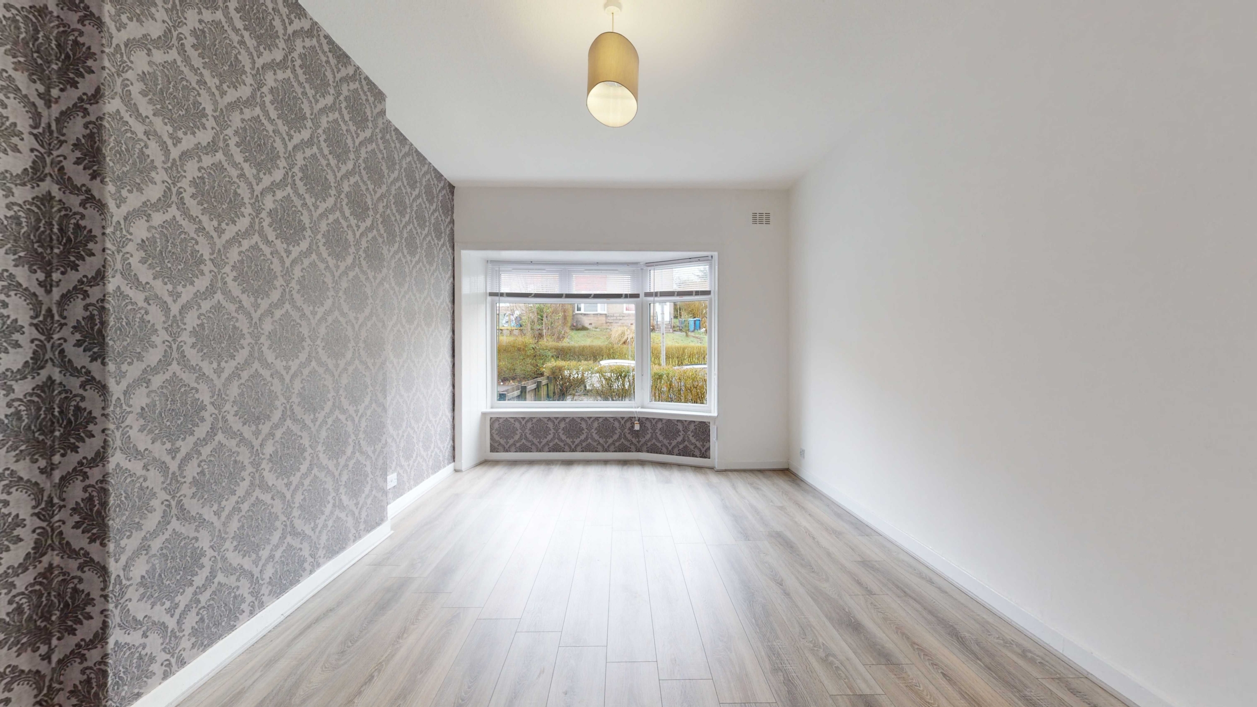 Chirnside Road - Three Bedroom Flat To Let In Hillington