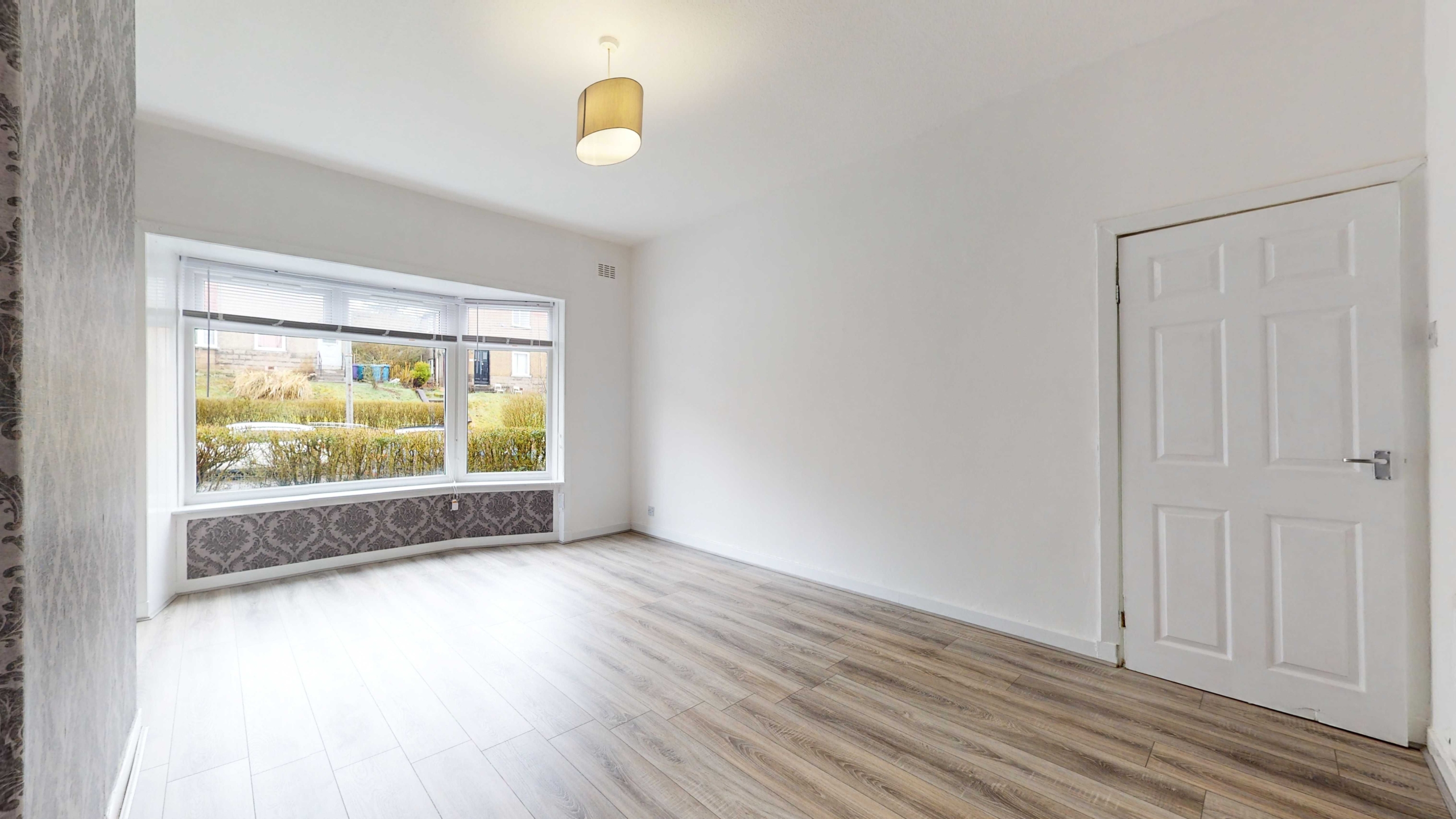 Chirnside Road - Three Bedroom Flat To Let In Hillington