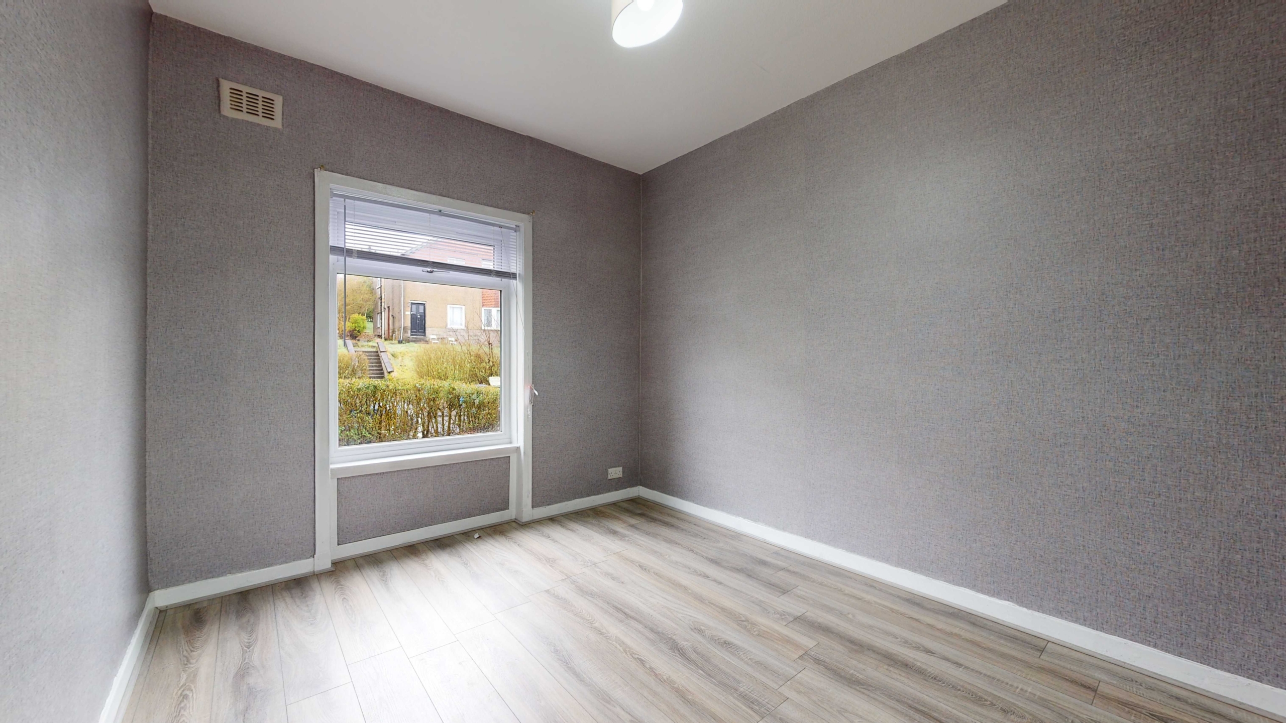 Chirnside Road - Three Bedroom Flat To Let In Hillington