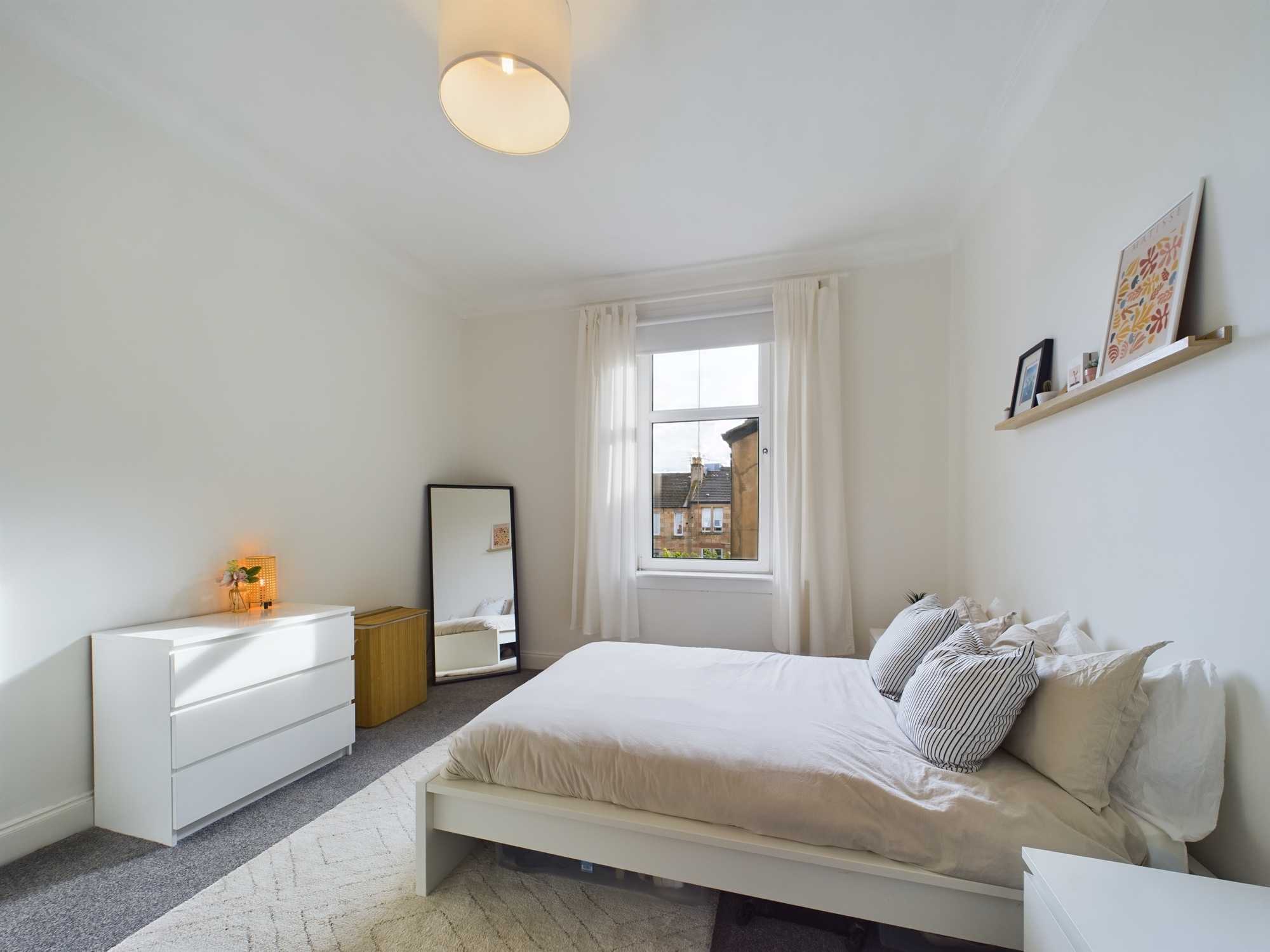 3:2 4 James Gray Street bedroom 2 James Gray Street - Two Bedroom Tenement Flat For Sale In Shawlands
