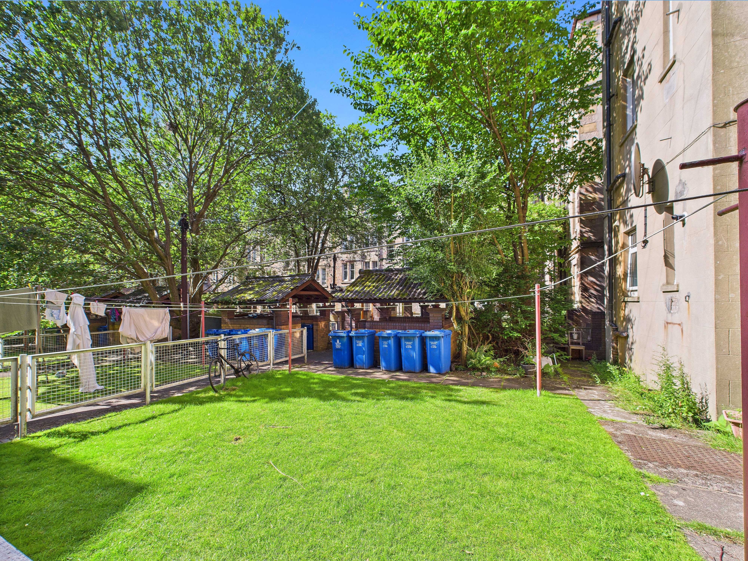 3:2 4 James Gray Street garden James Gray Street - Two Bedroom Tenement Flat For Sale In Shawlands