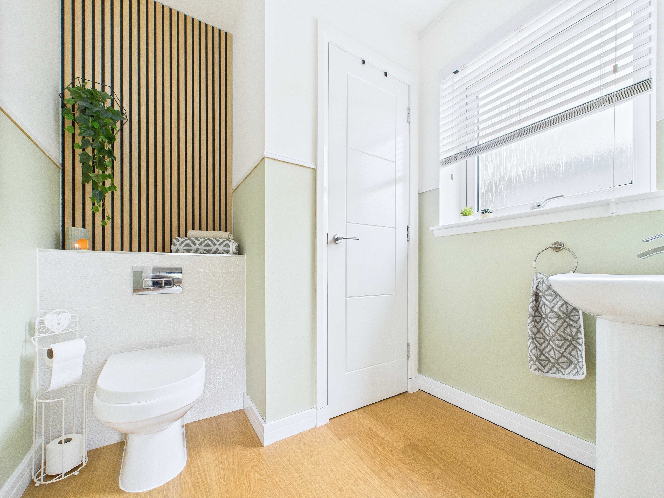 Rosewood Gardens - Three Bedroom Semi-Detached House For Sale In Uddingston