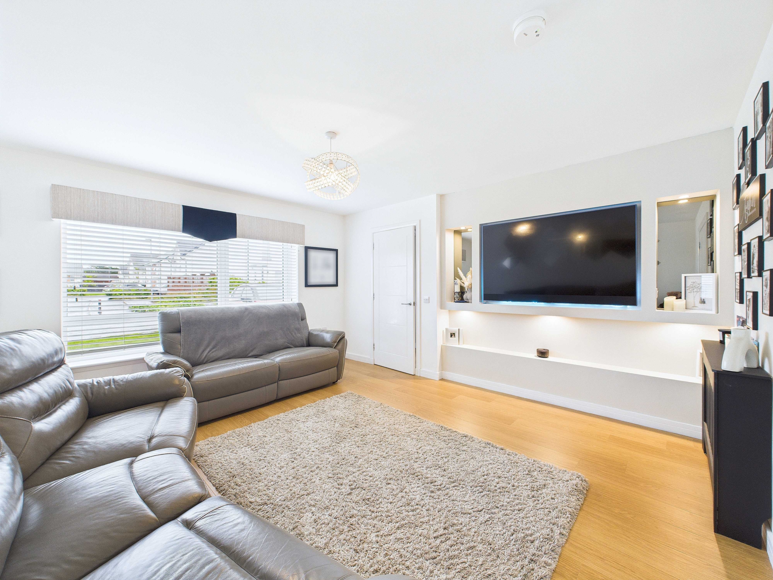 Rosewood Gardens - Three Bedroom Semi-Detached House For Sale In Uddingston