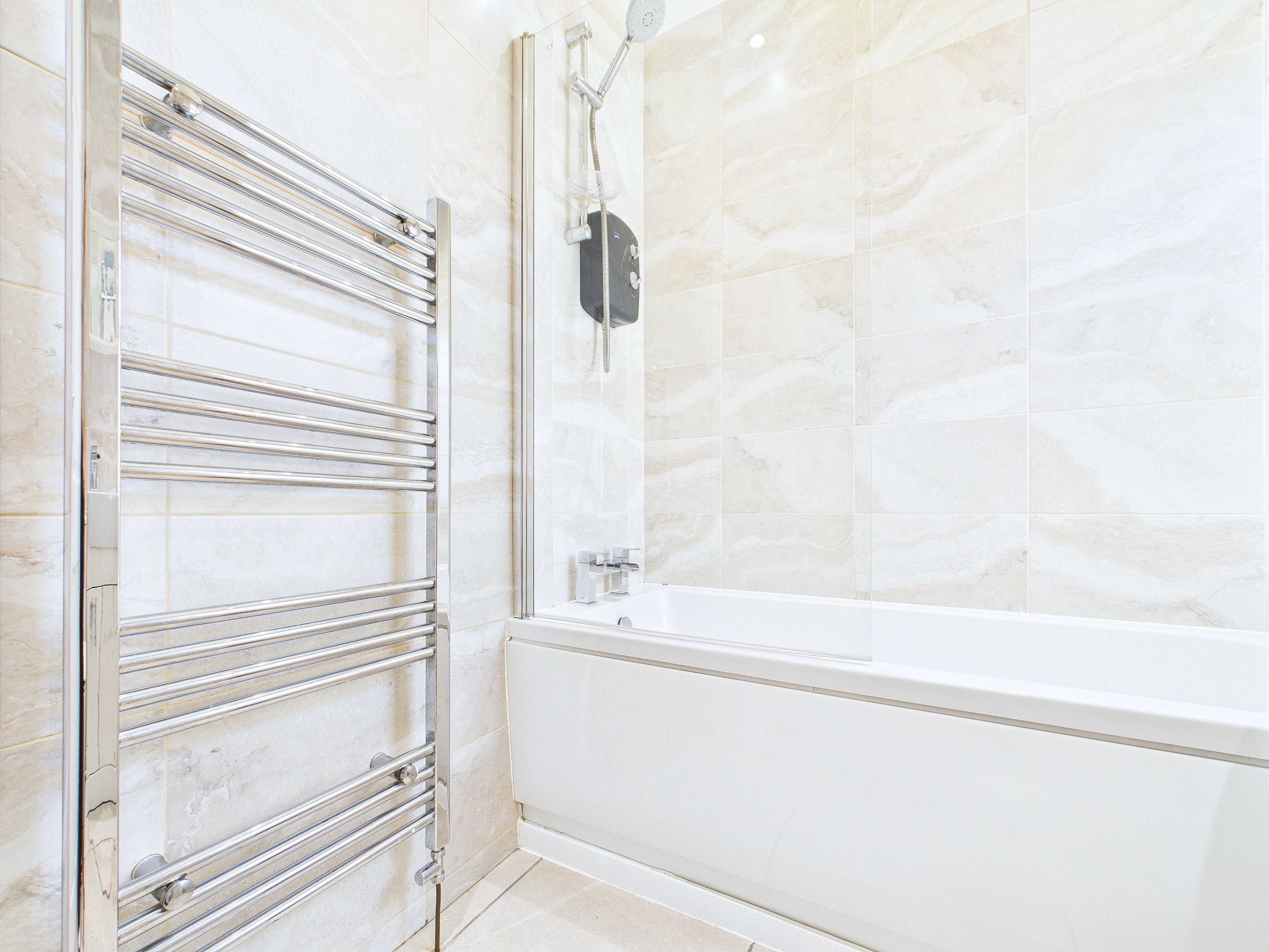 90 Burnfoot Drive Bathroom 3 Burnfoot Drive - Three Bedroom Lower Cottage Flat To Let In Cardonald