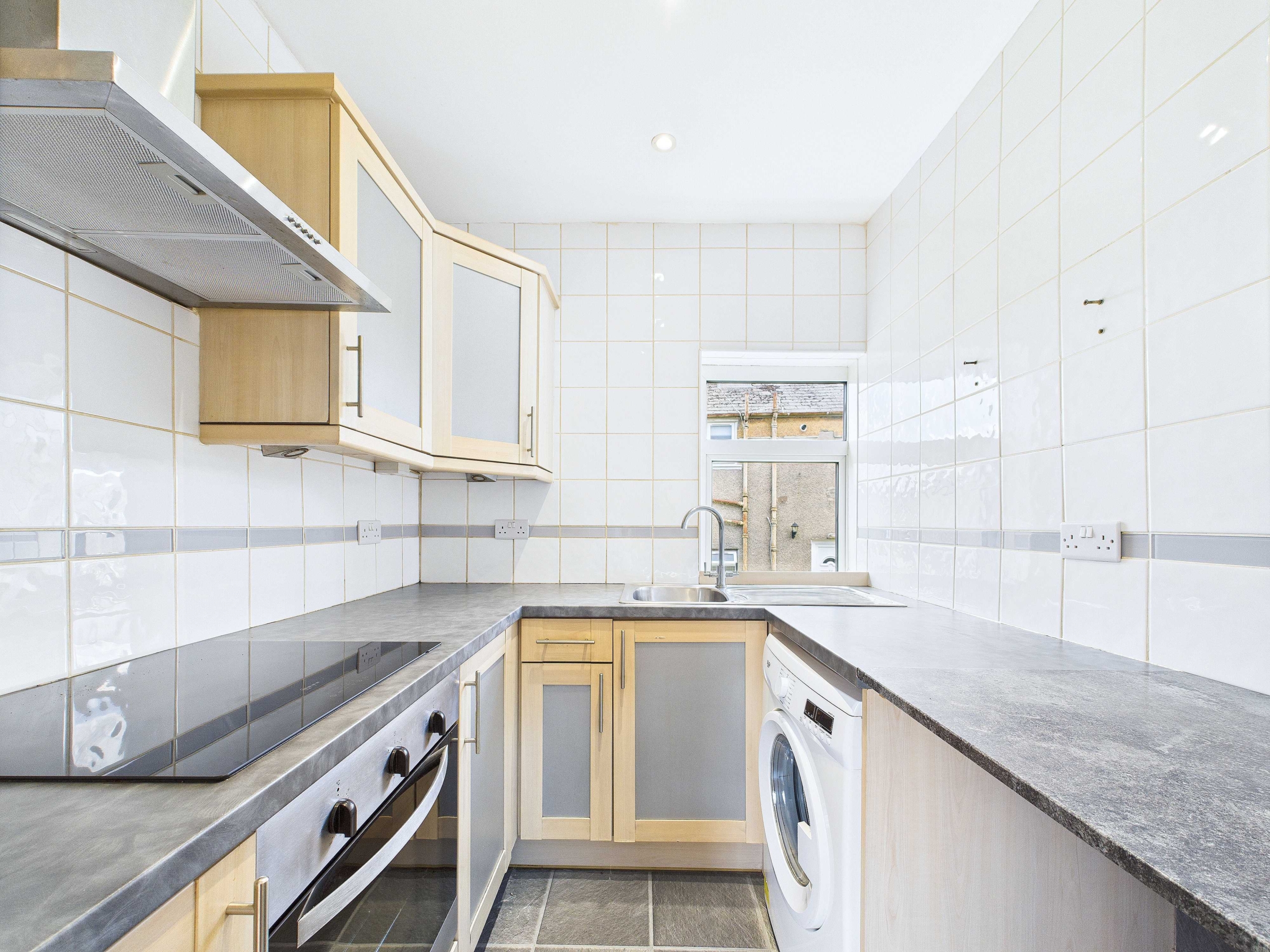 90 Burnfoot Drive Kitchen Burnfoot Drive - Three Bedroom Lower Cottage Flat To Let In Cardonald