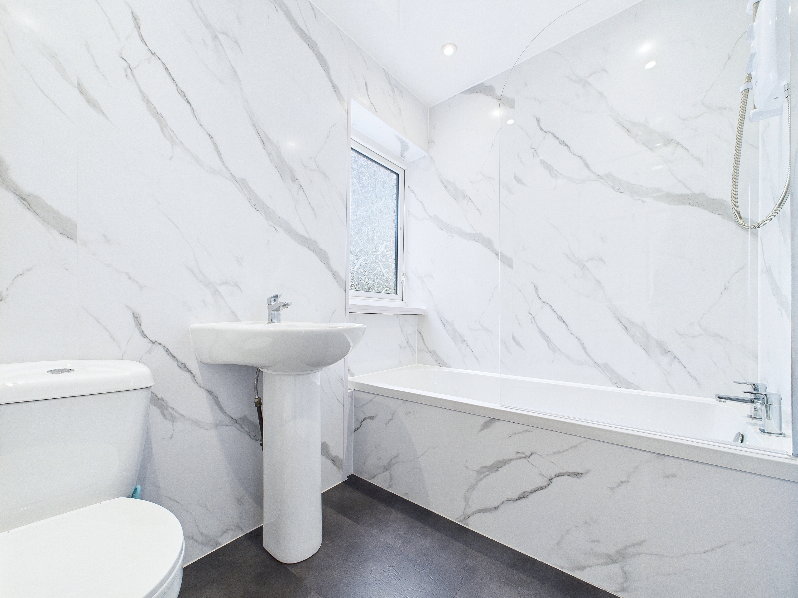 Chirnside Road - Three Bedroom Flat To Let In Hillington