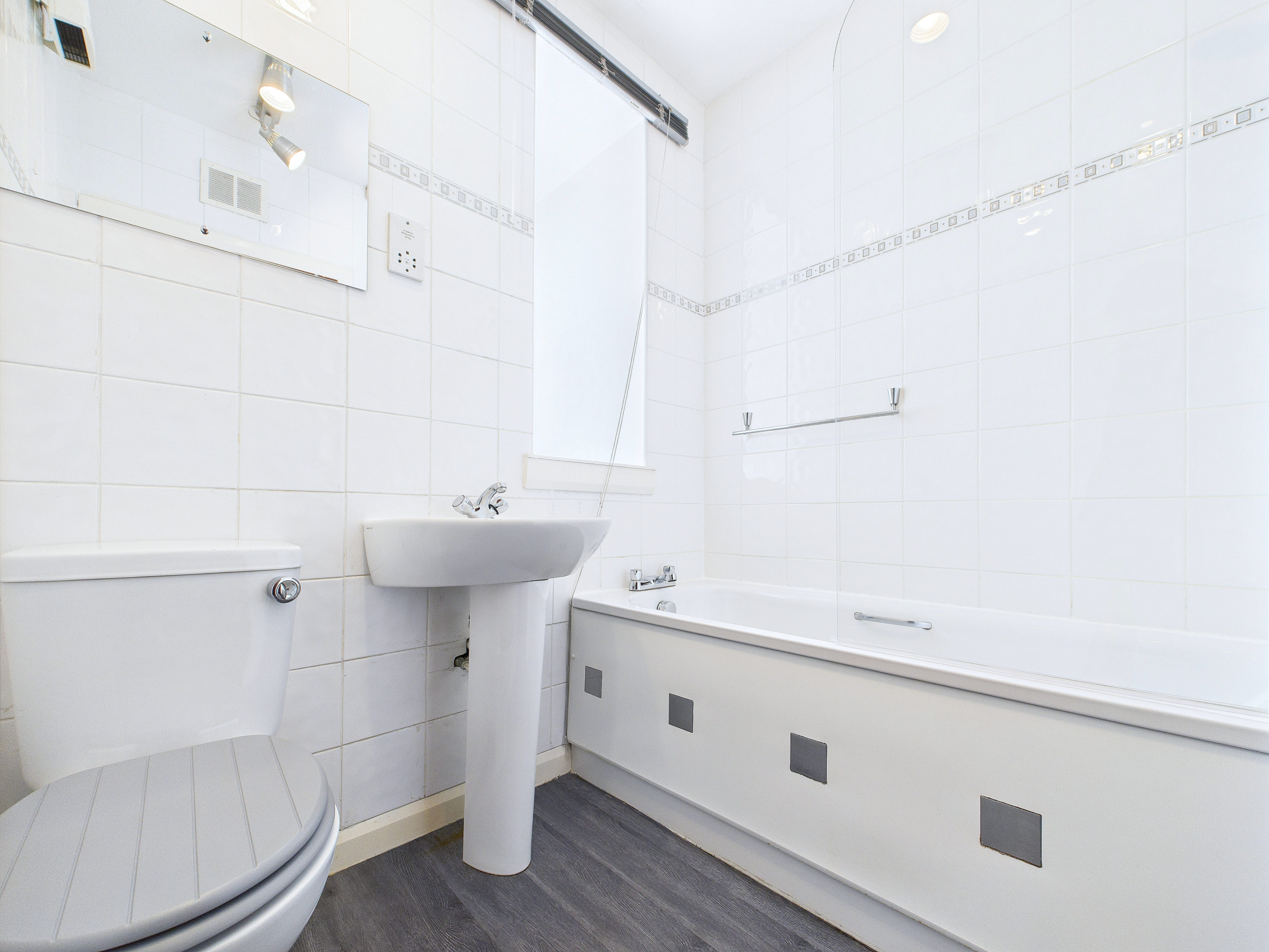 CAM02311G0-PR0276-STILL002